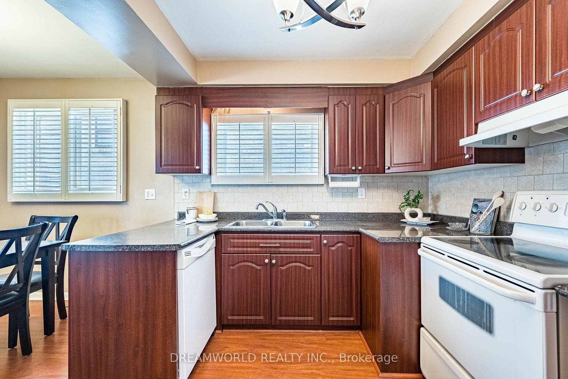 194 Giltspur Drive photo 18