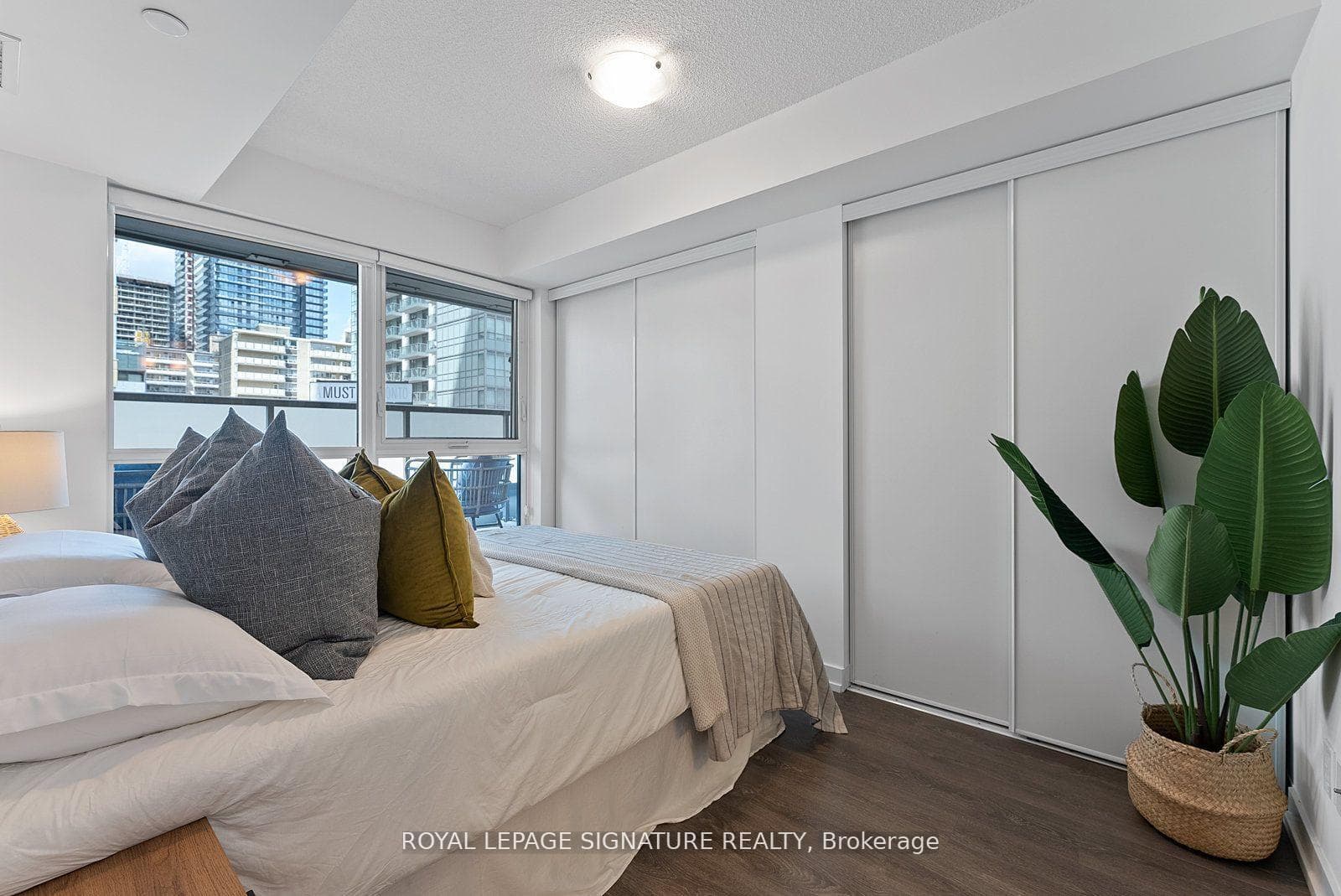 125 Redpath Avenue Unit 305 photo 18