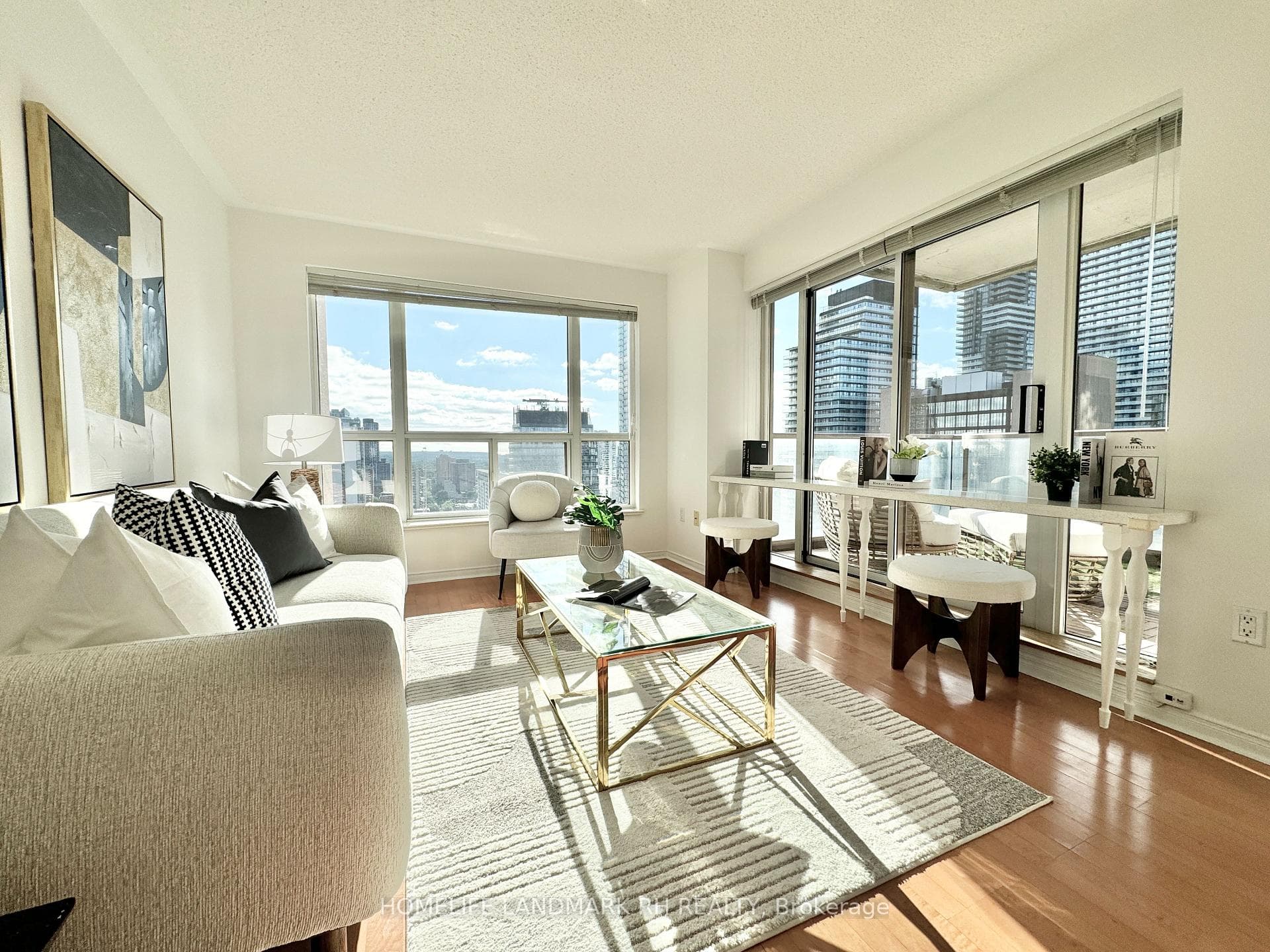 909 Bay Street Unit 2607 photo 6