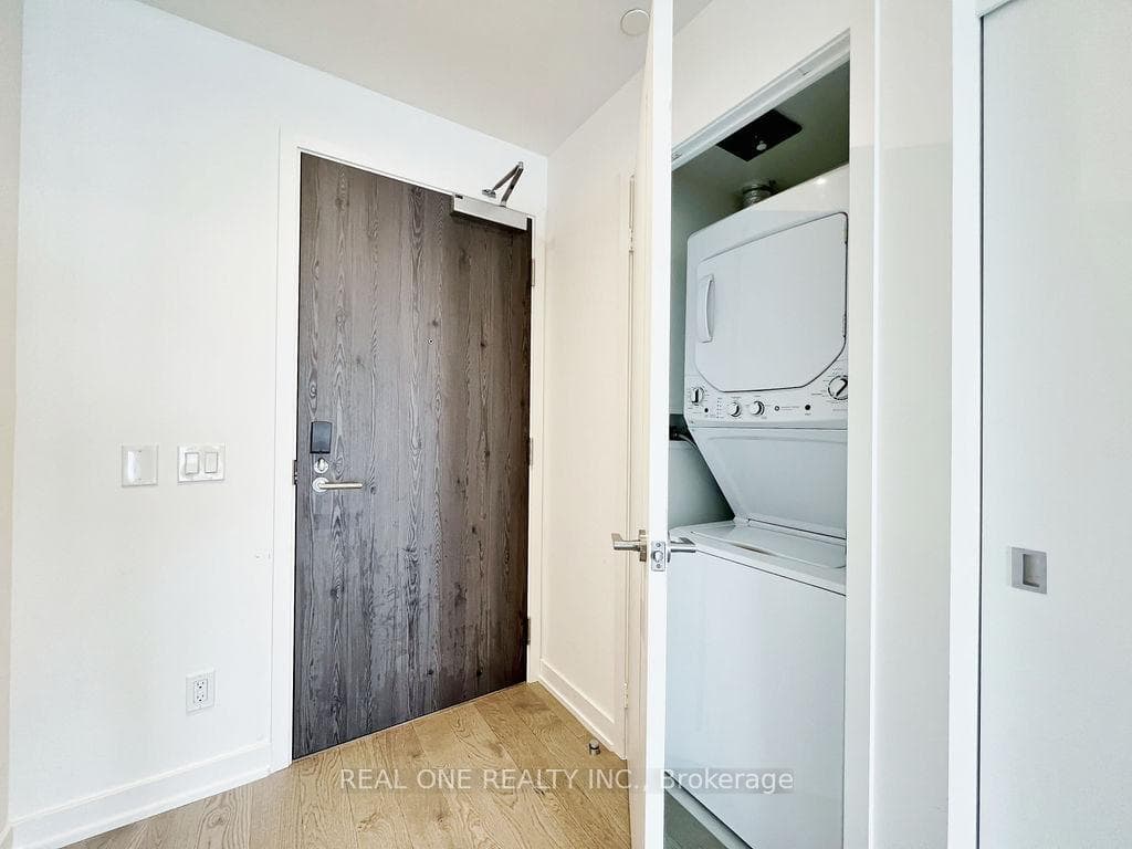 20 Lombard Street Unit 3601 photo 2