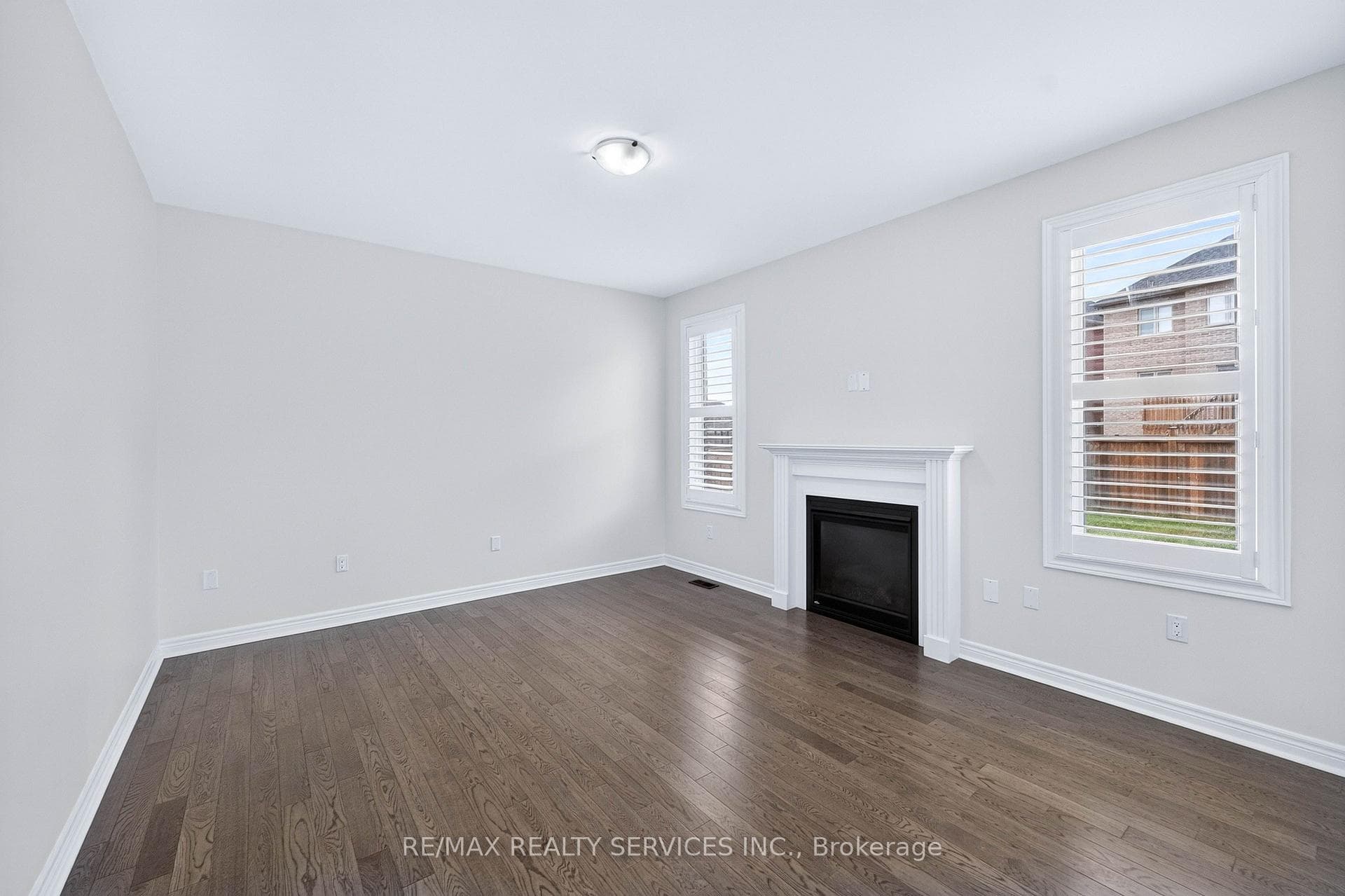 1149 Upper Thames Drive photo 11