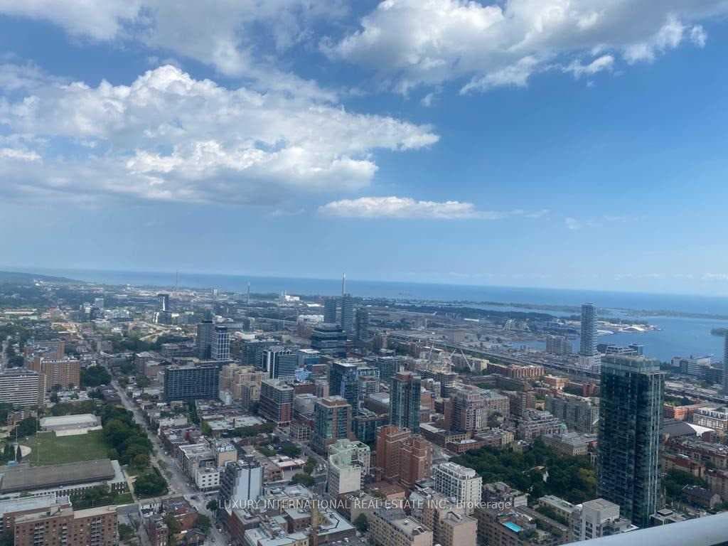 197 Yonge Street Unit 5602 photo 14