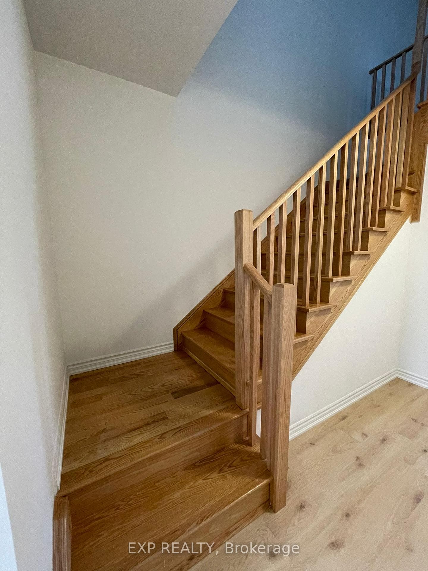 534 Worden Street photo 8