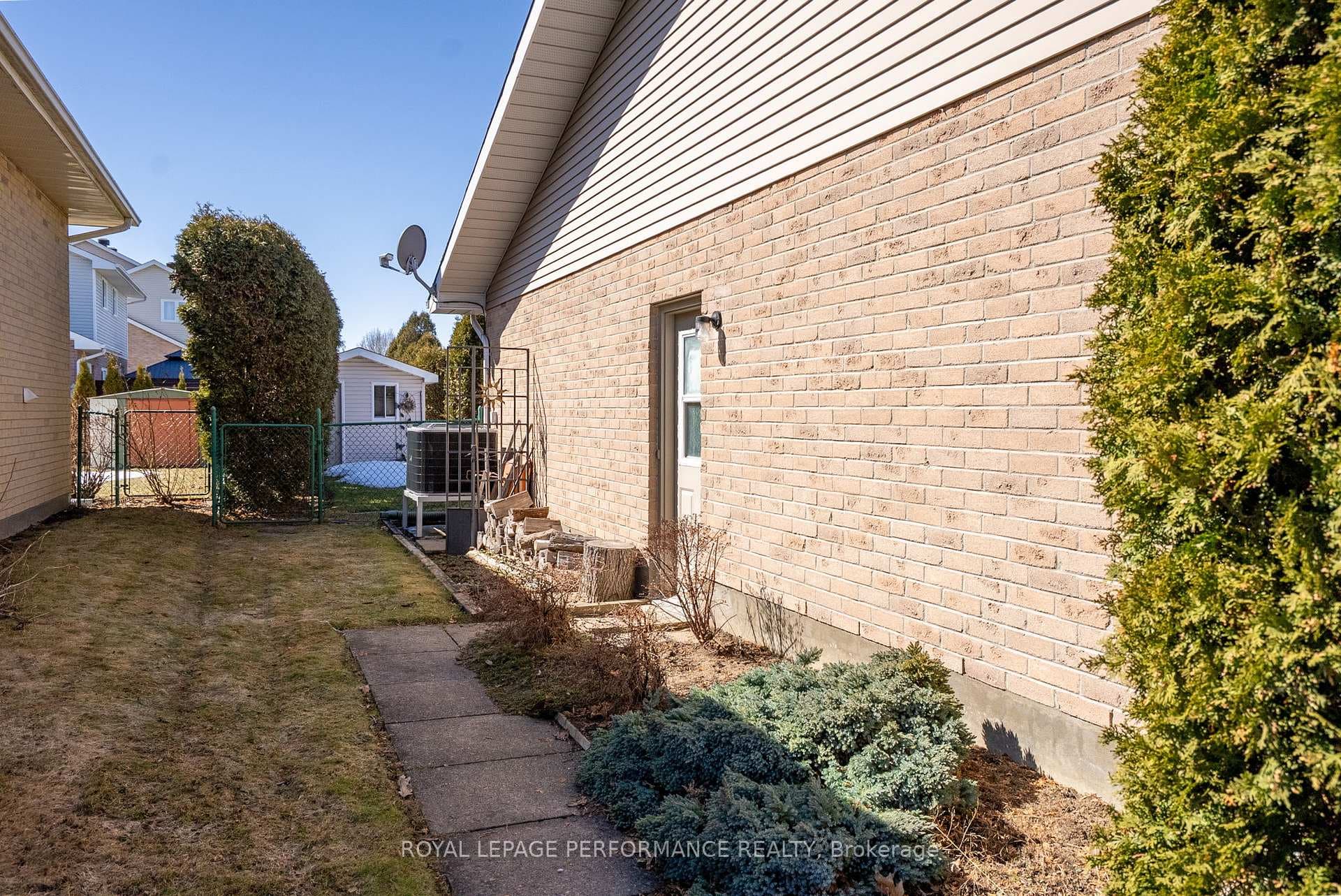 376 Sheridan Street photo 39