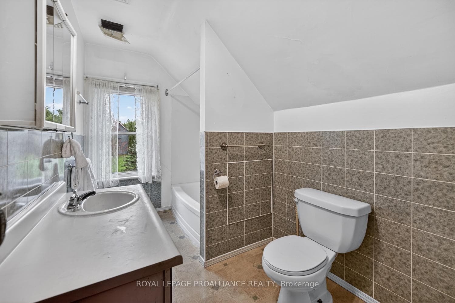 4 piece main bath