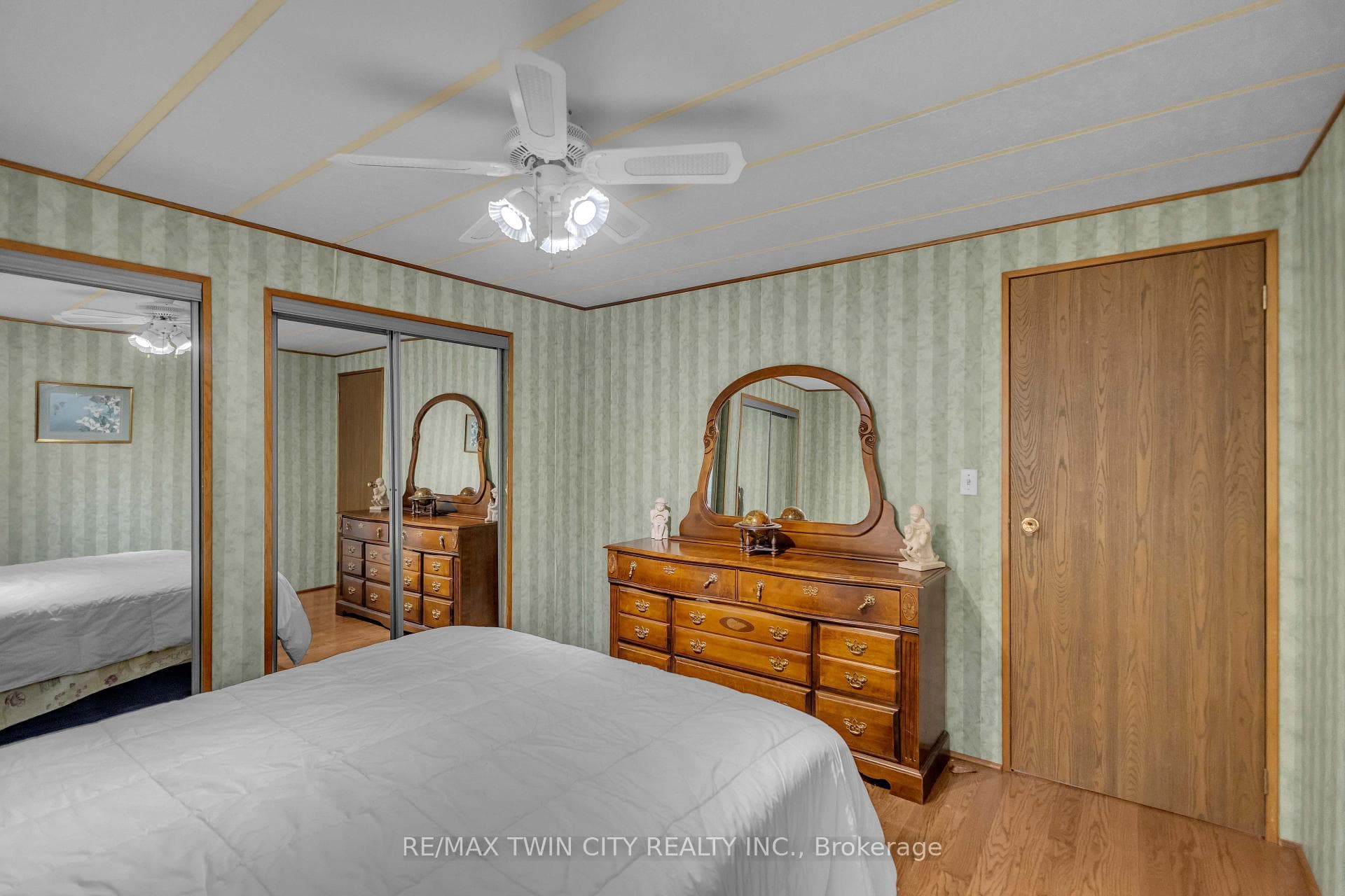673 Brant Waterloo Road Unit 505 photo 22