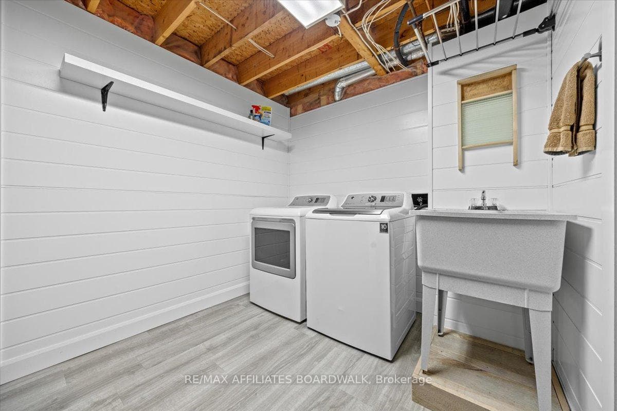 59 Soho Crescent photo 41