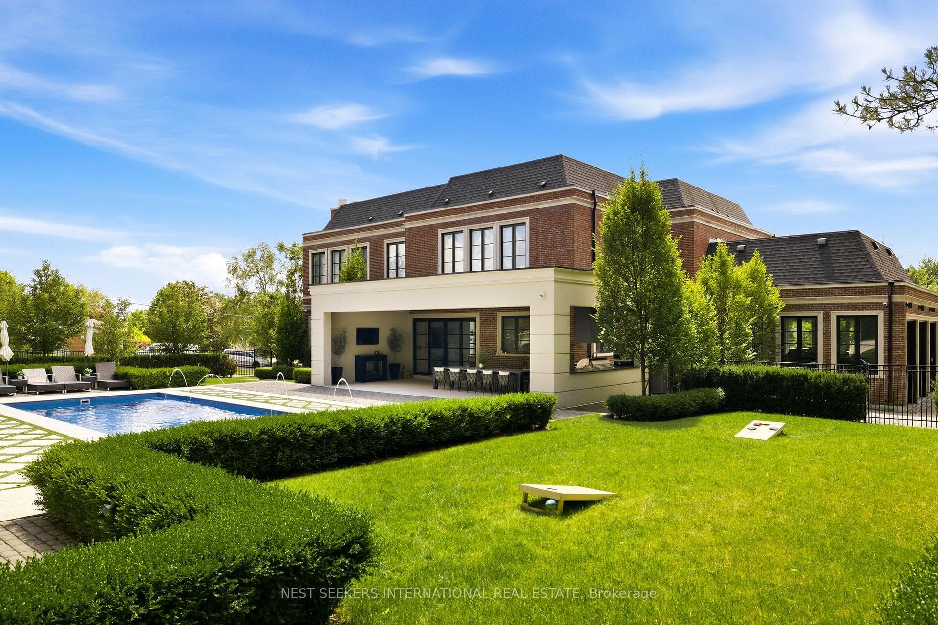 6 Forestave Crescent photo 41