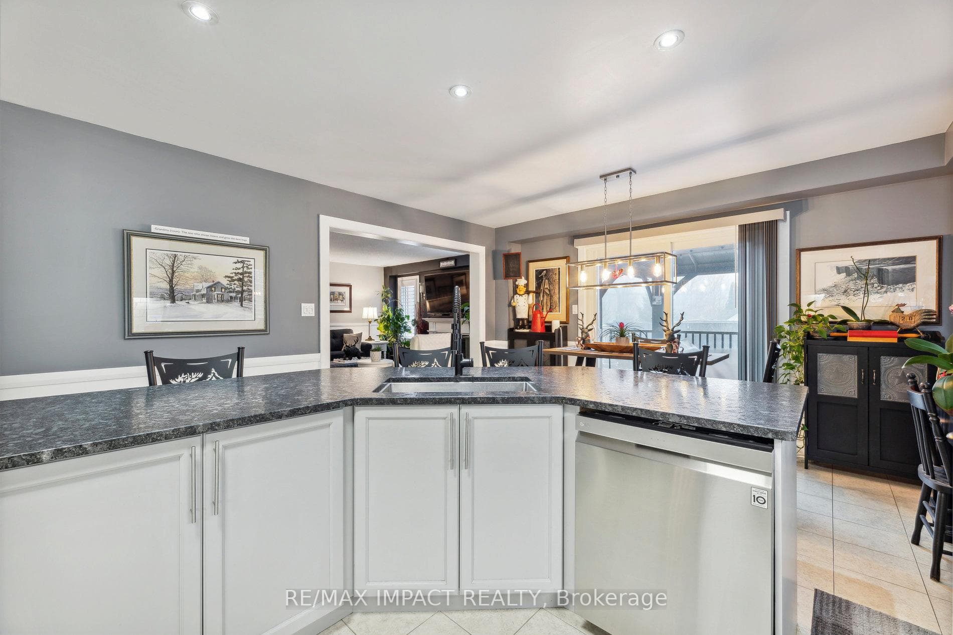 64 Goodwin Avenue photo 12