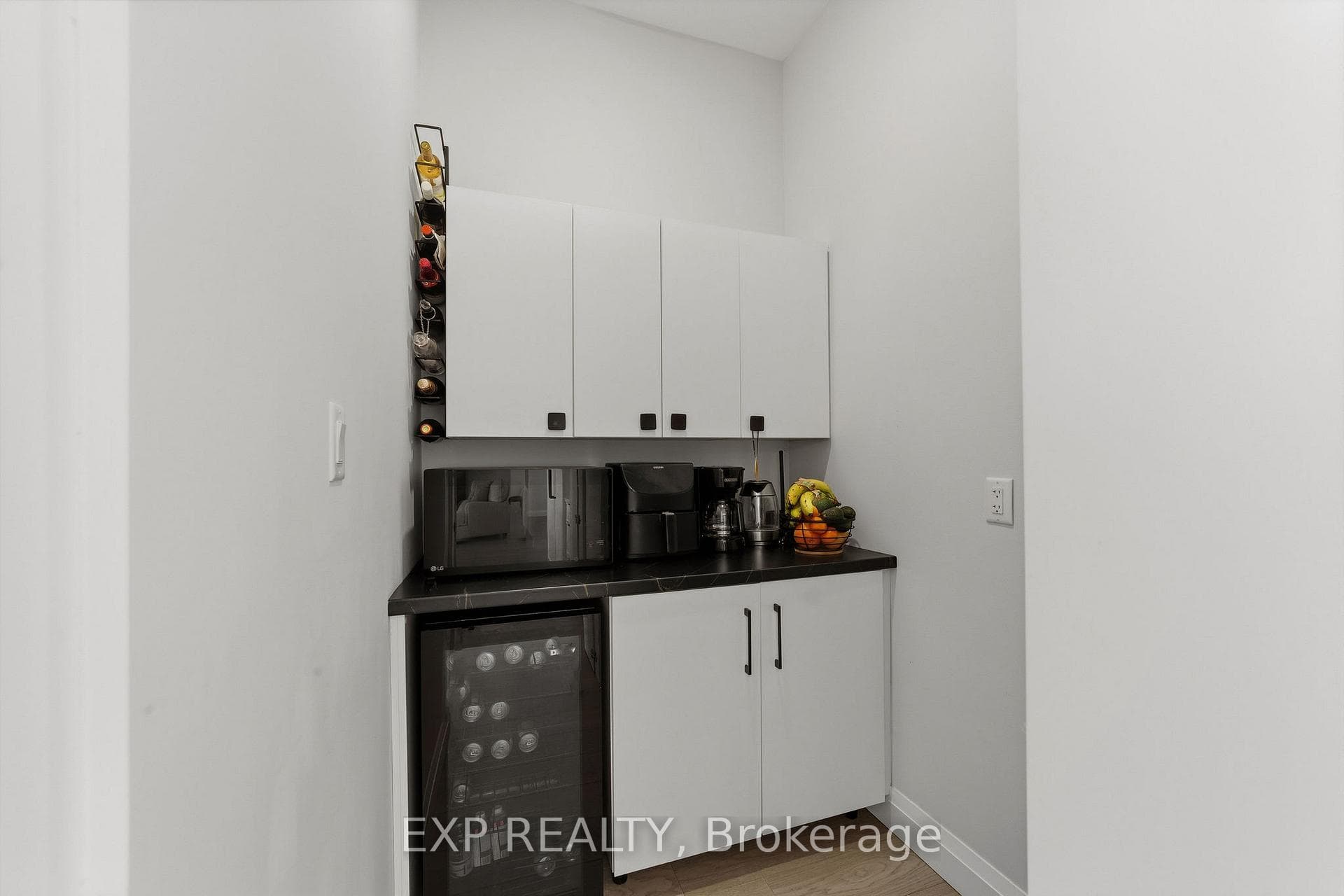 113 Edgewater Boulevard photo 15