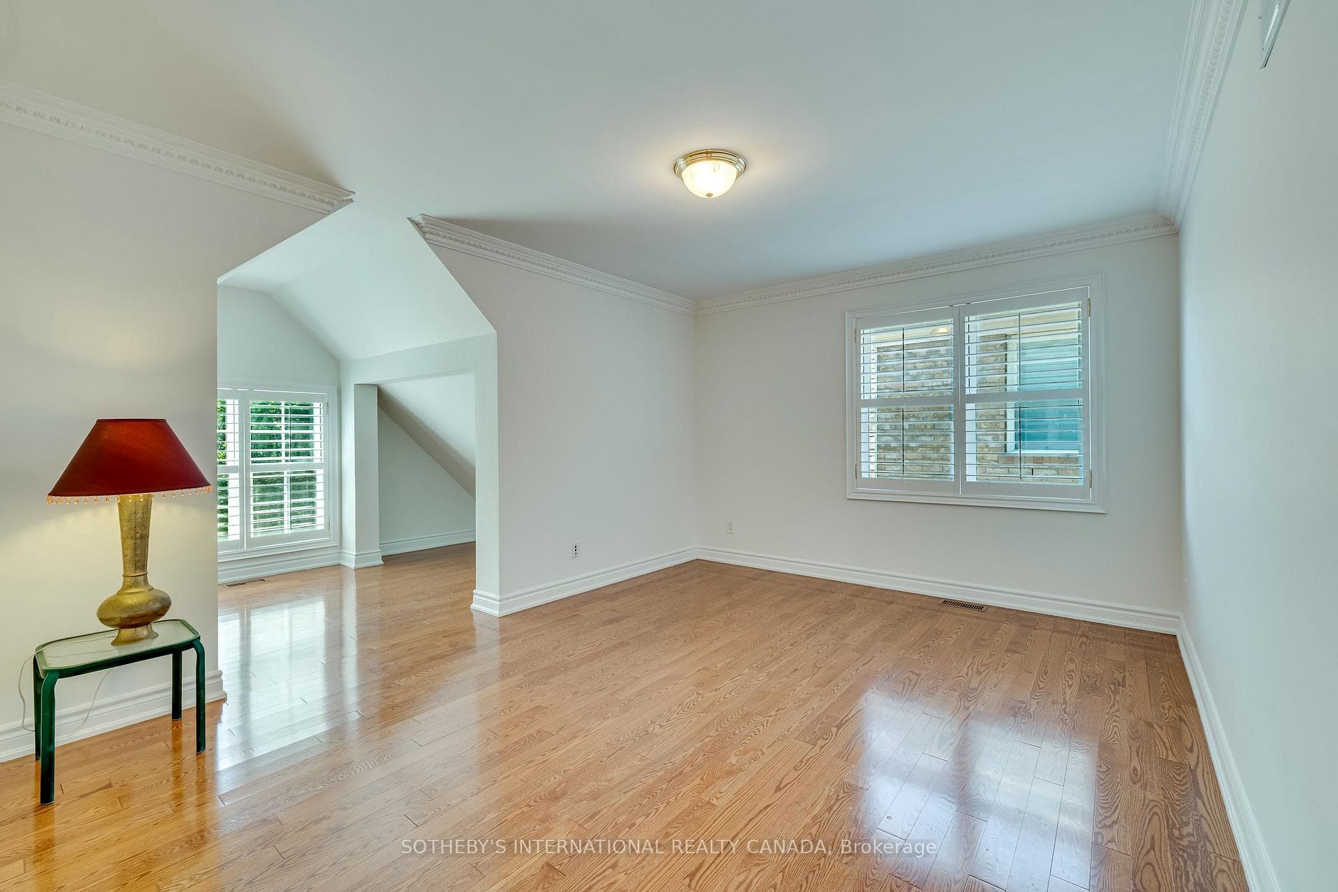 549 Renshaw Court photo 32