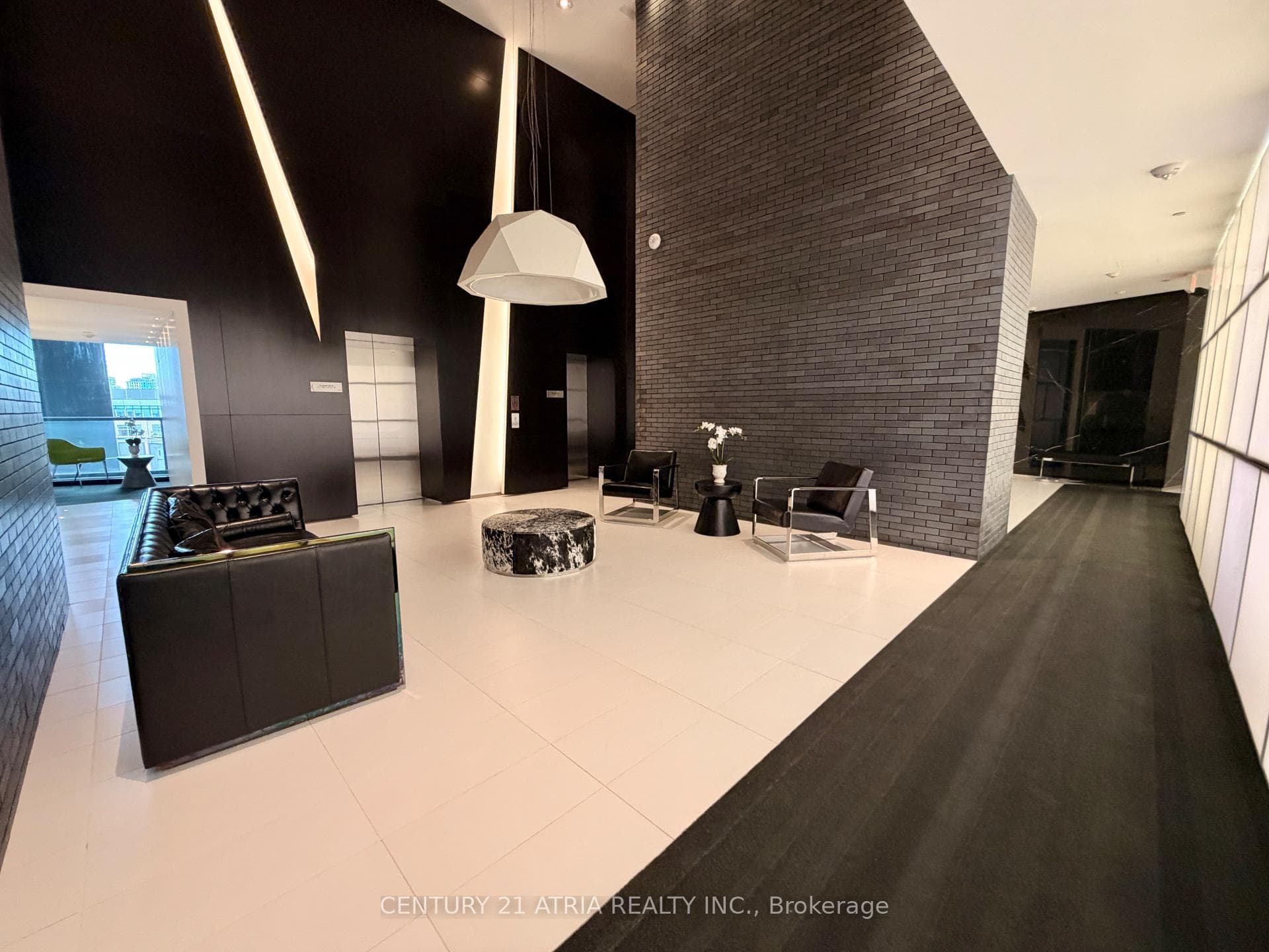 125 Peter Street Unit 2101 photo 5