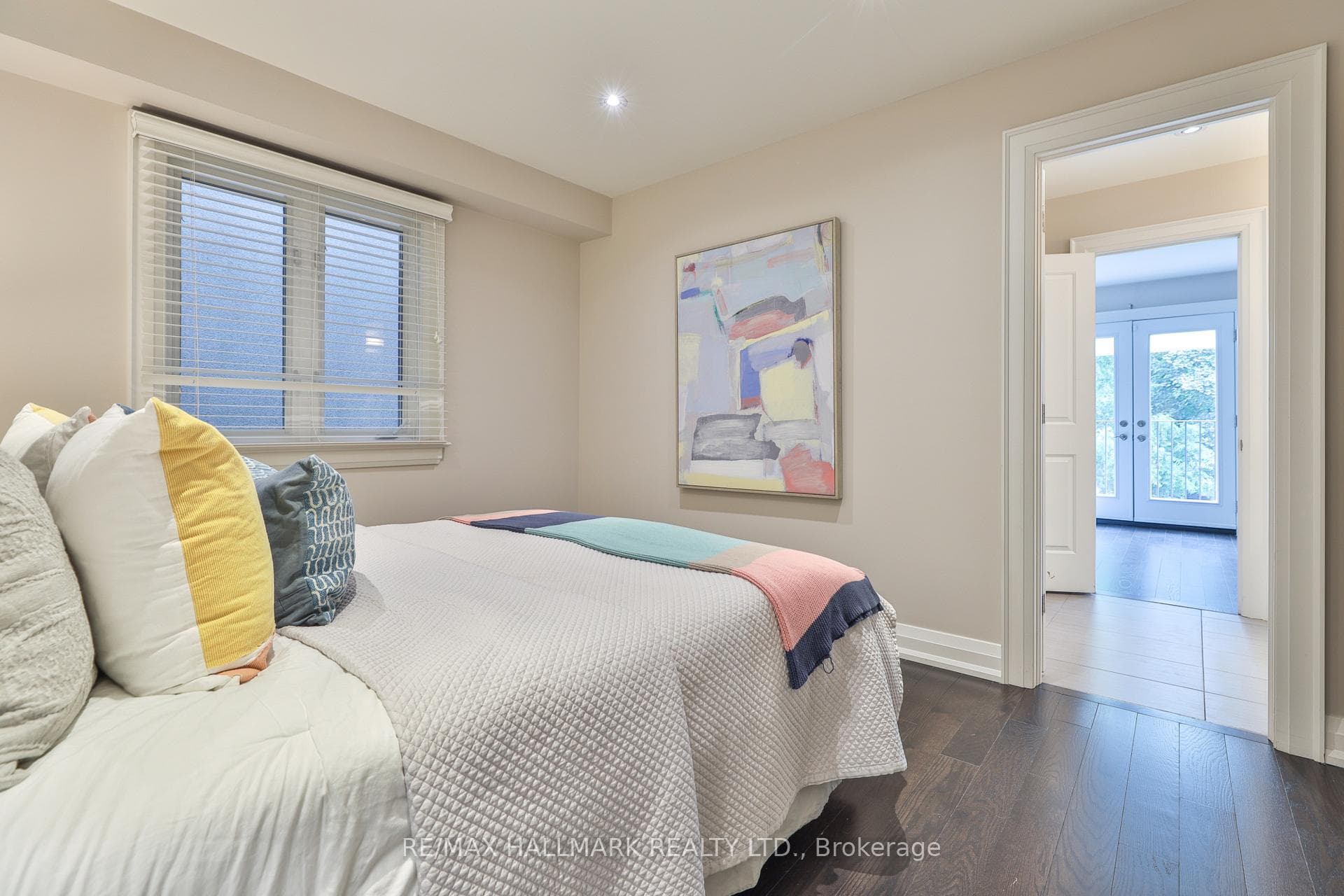 194 Erskine Avenue photo 23