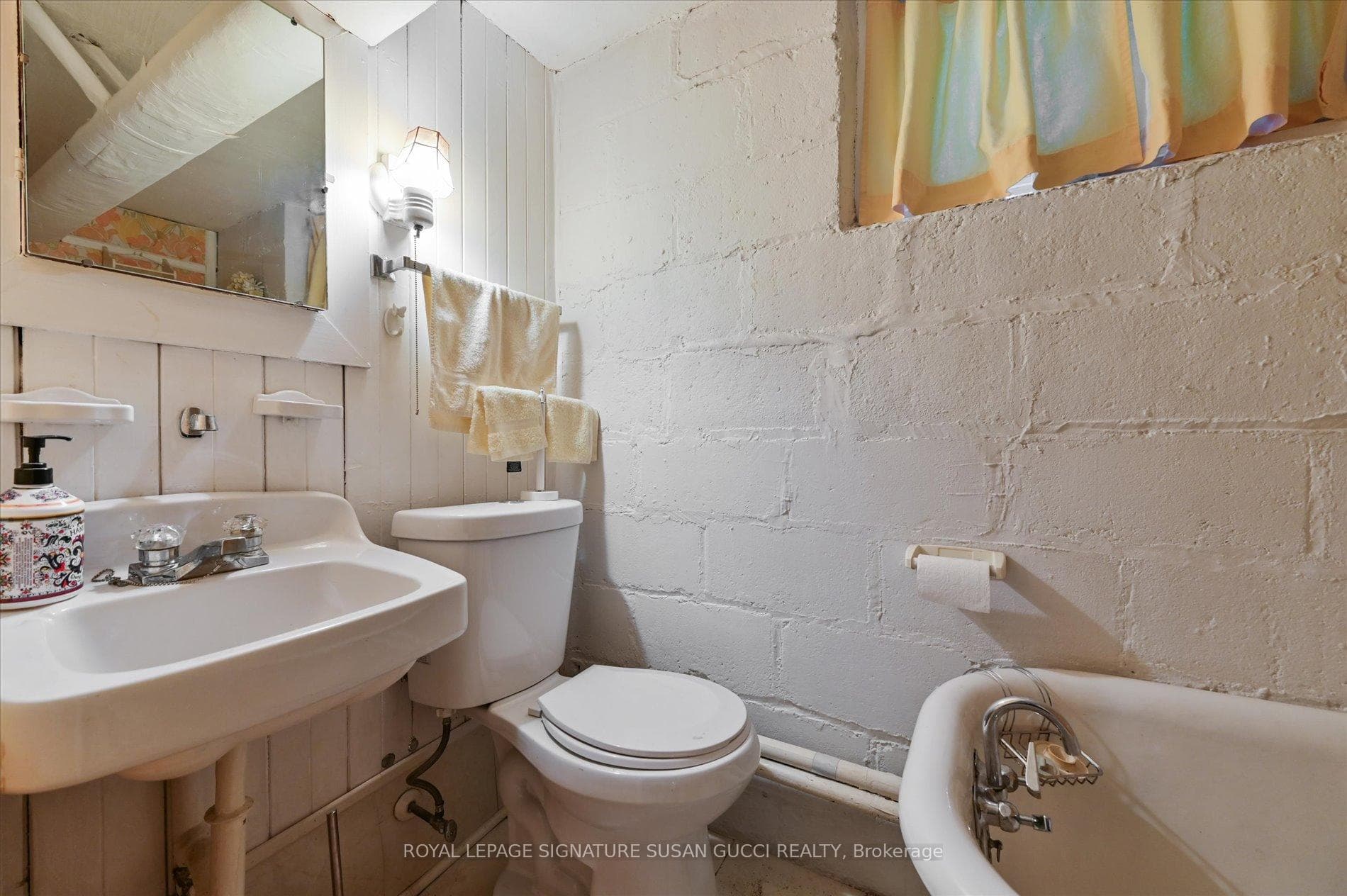 14 Dustan Crescent photo 18