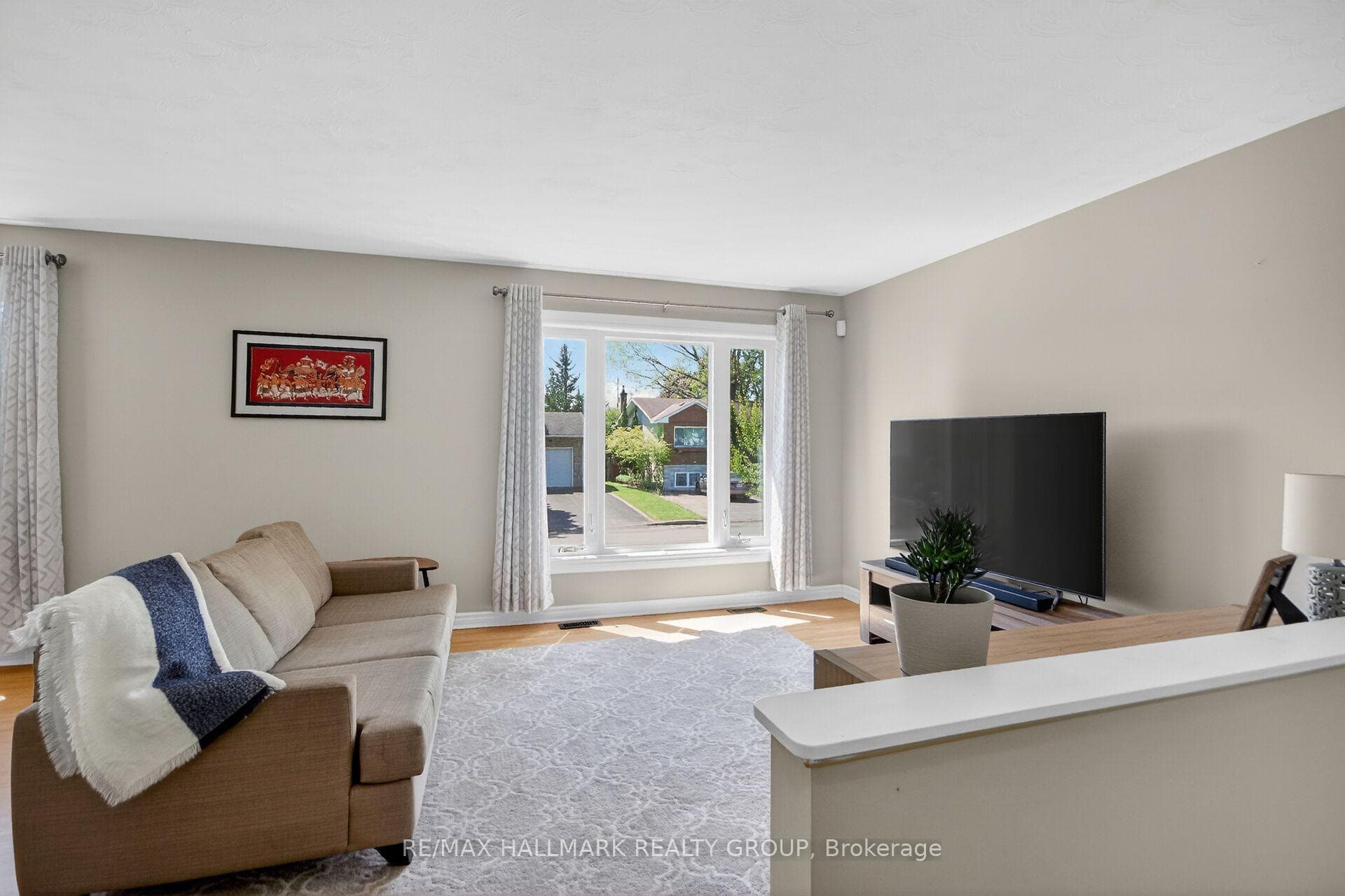 1865 ARIZONA Avenue photo 2