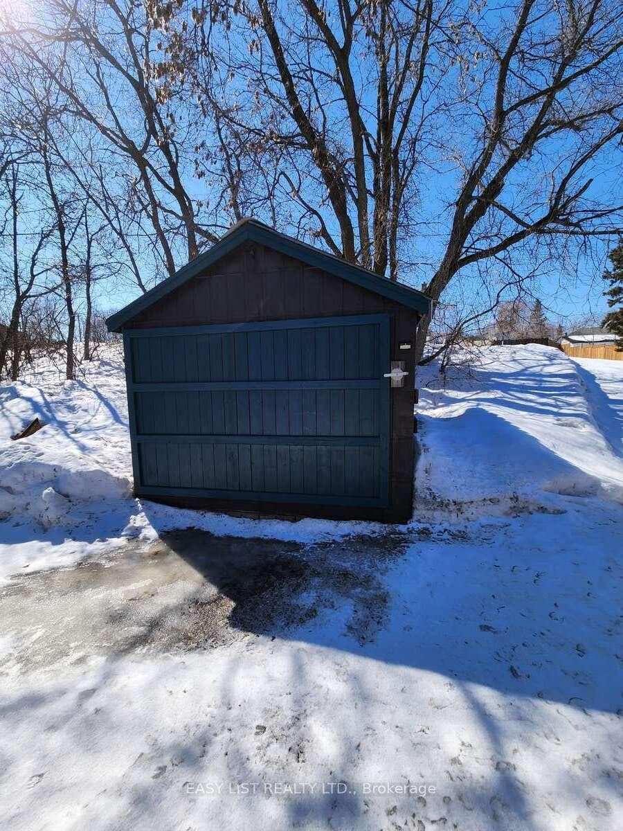 516 Bay Street photo 32