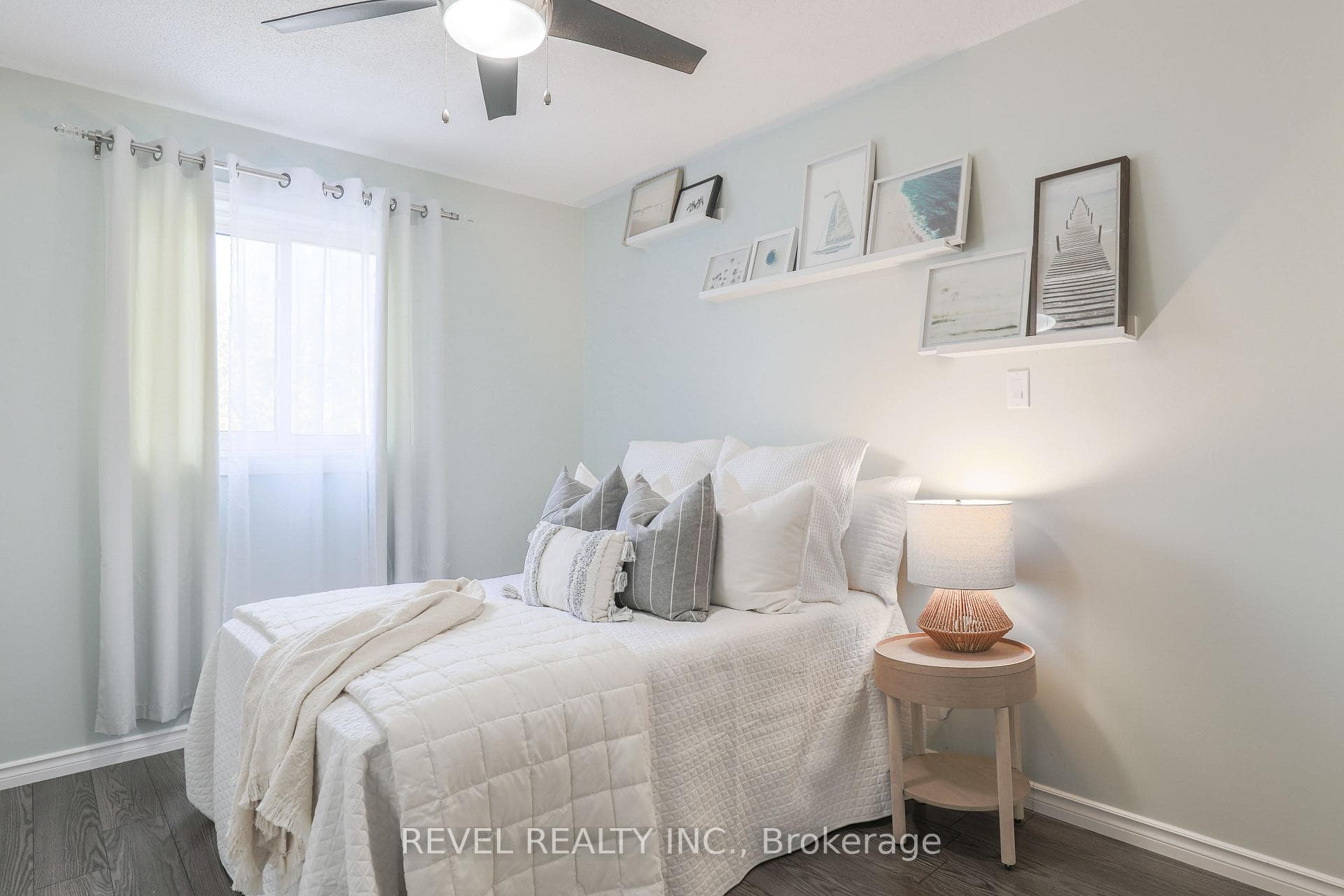4 Kingsview Court photo 17