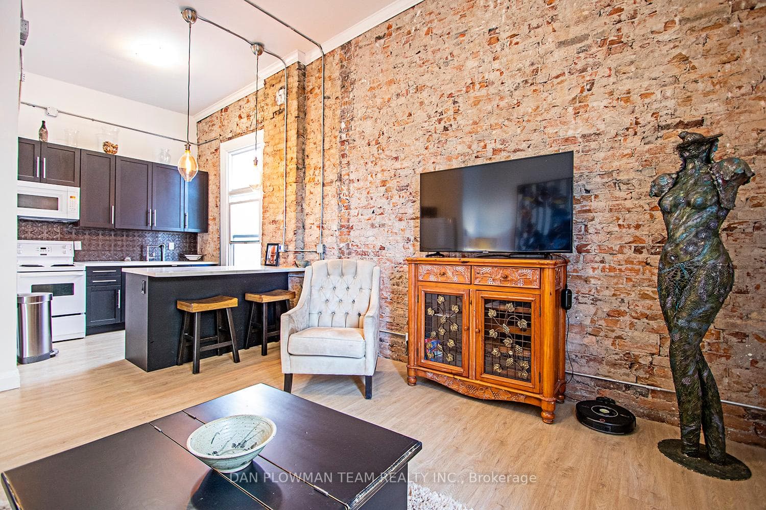 8-10 Simcoe Street photo 7