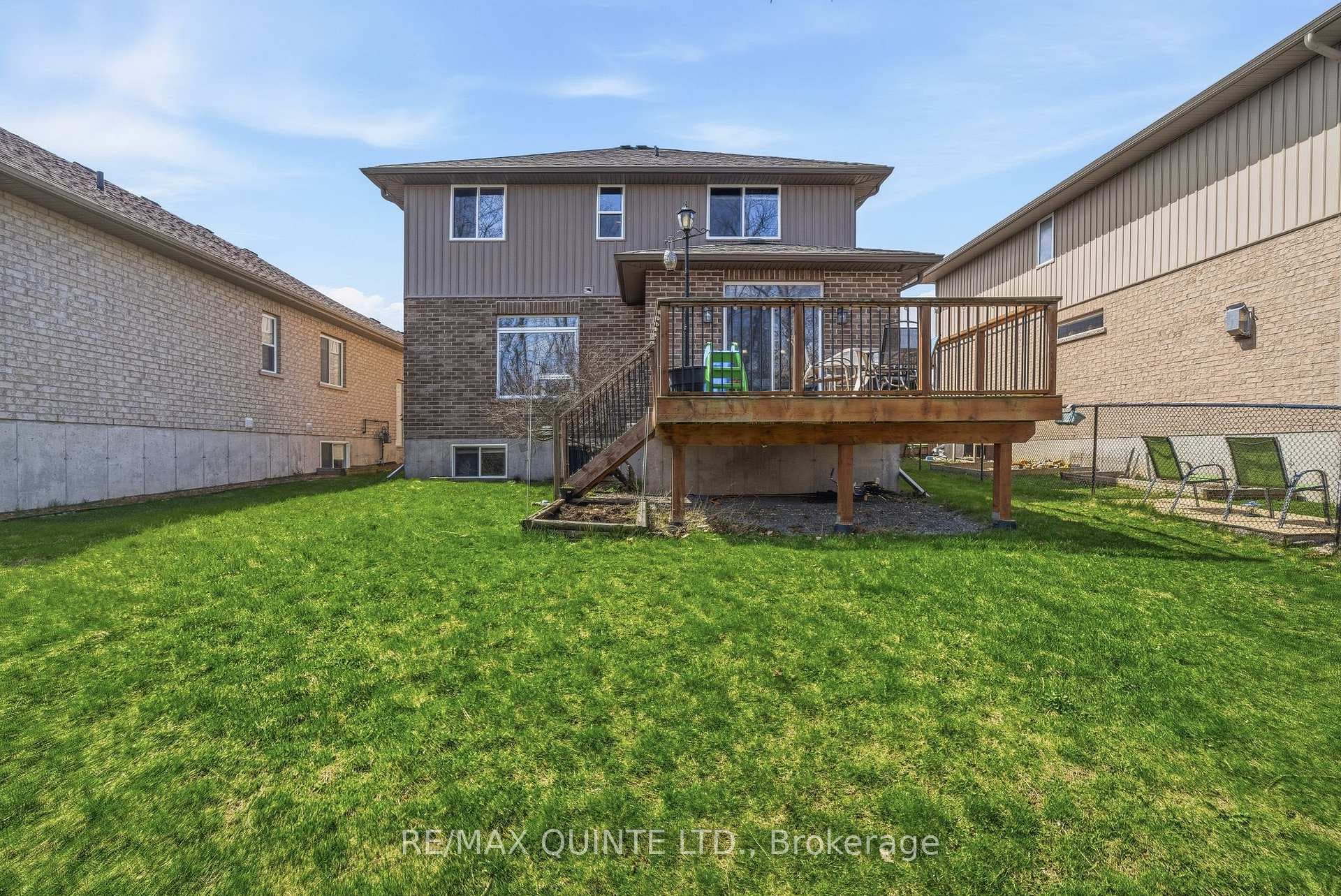 47 Hanover Court photo 33