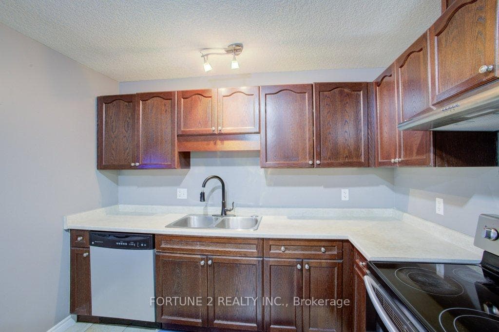 455 Danby Street photo 12