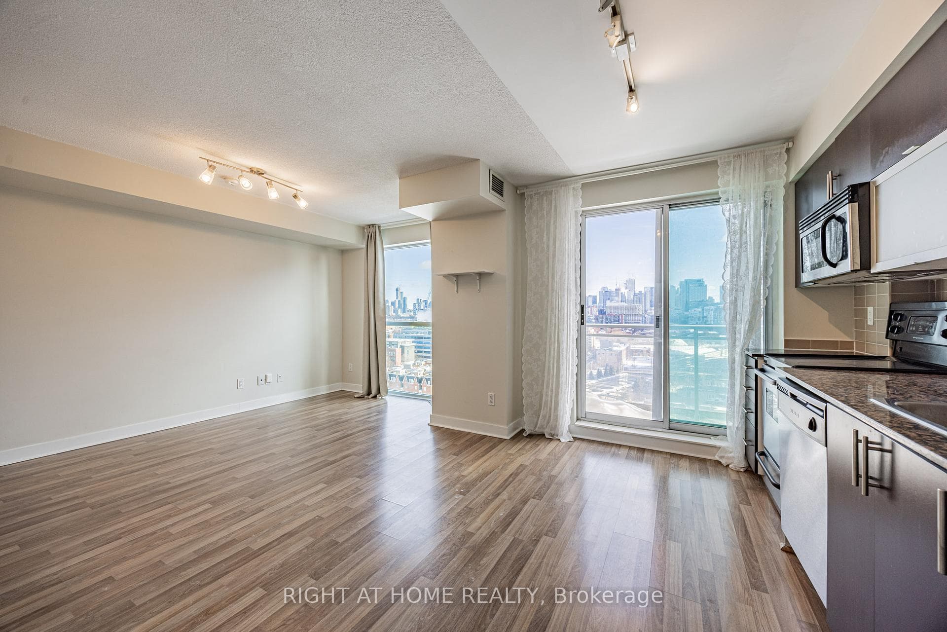 80 Western Battery Road Unit 1409 photo 4