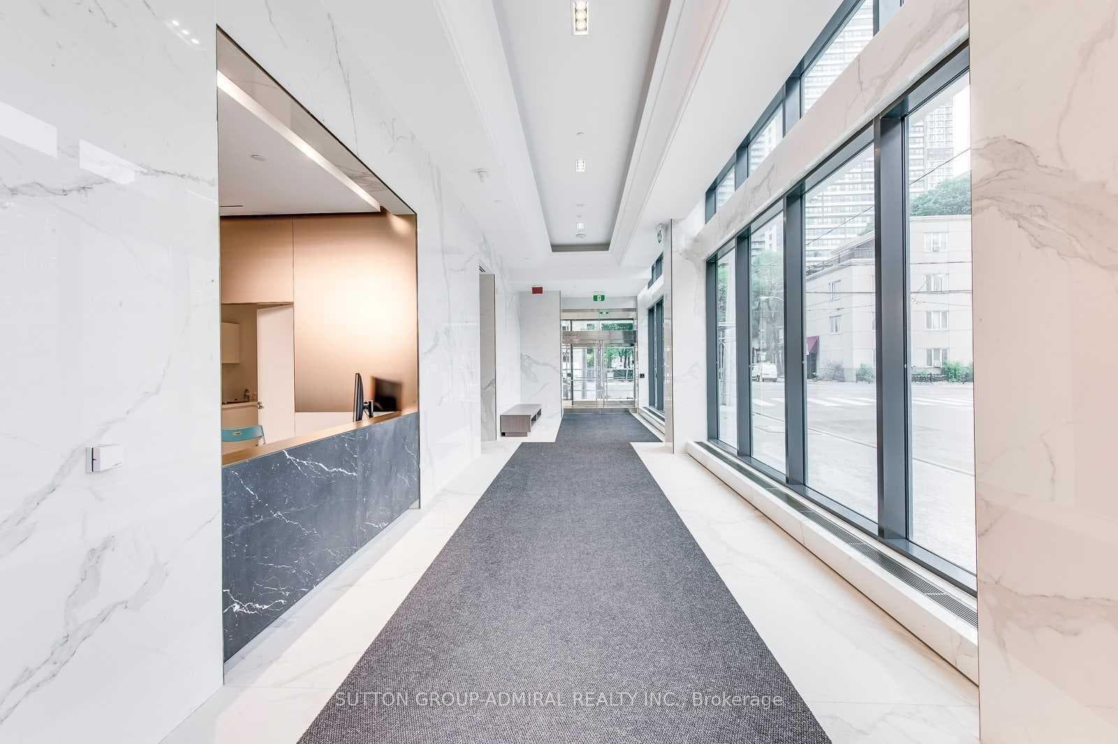 77 Shuter Street Unit 2113 photo 3