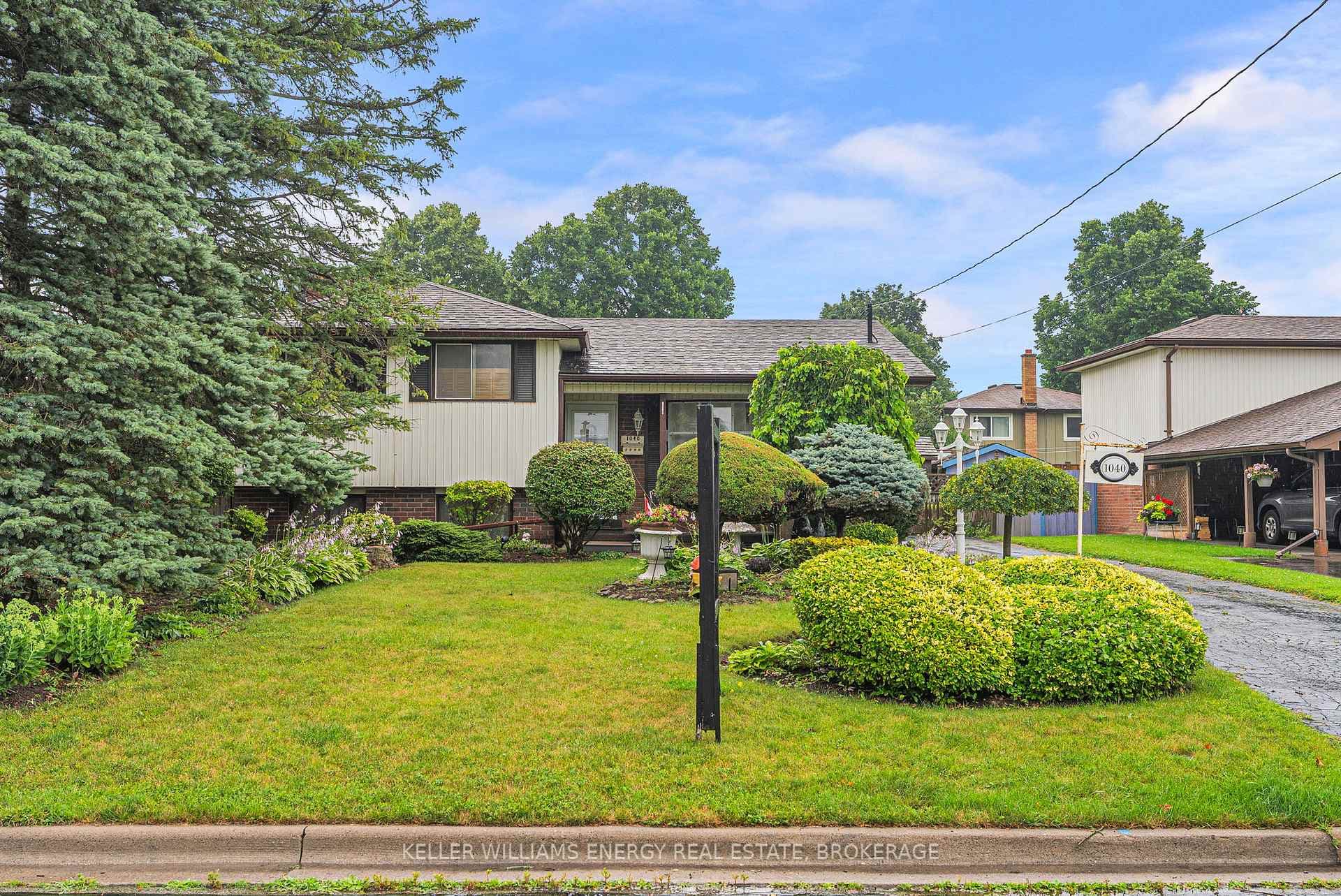 1040 Denise Drive photo 1