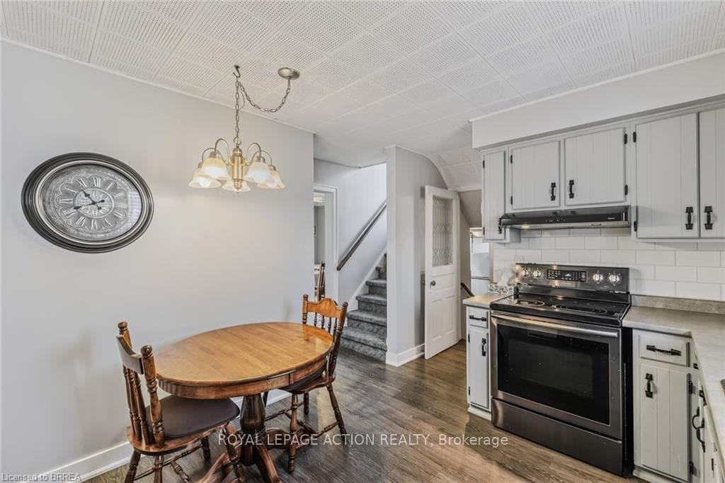 19 Lyndsay Street photo 14