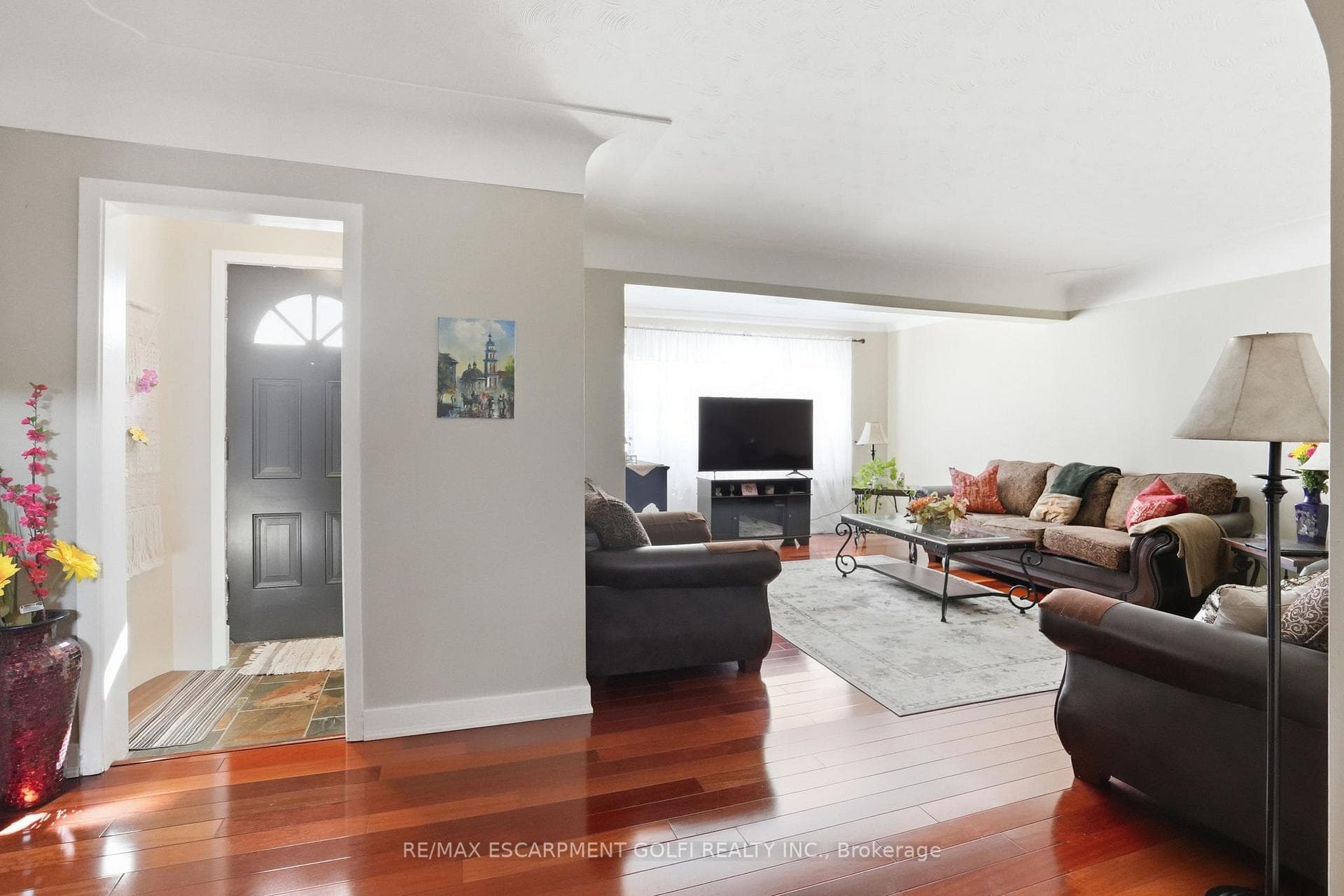 848 UPPER WELLINGTON Street photo 6