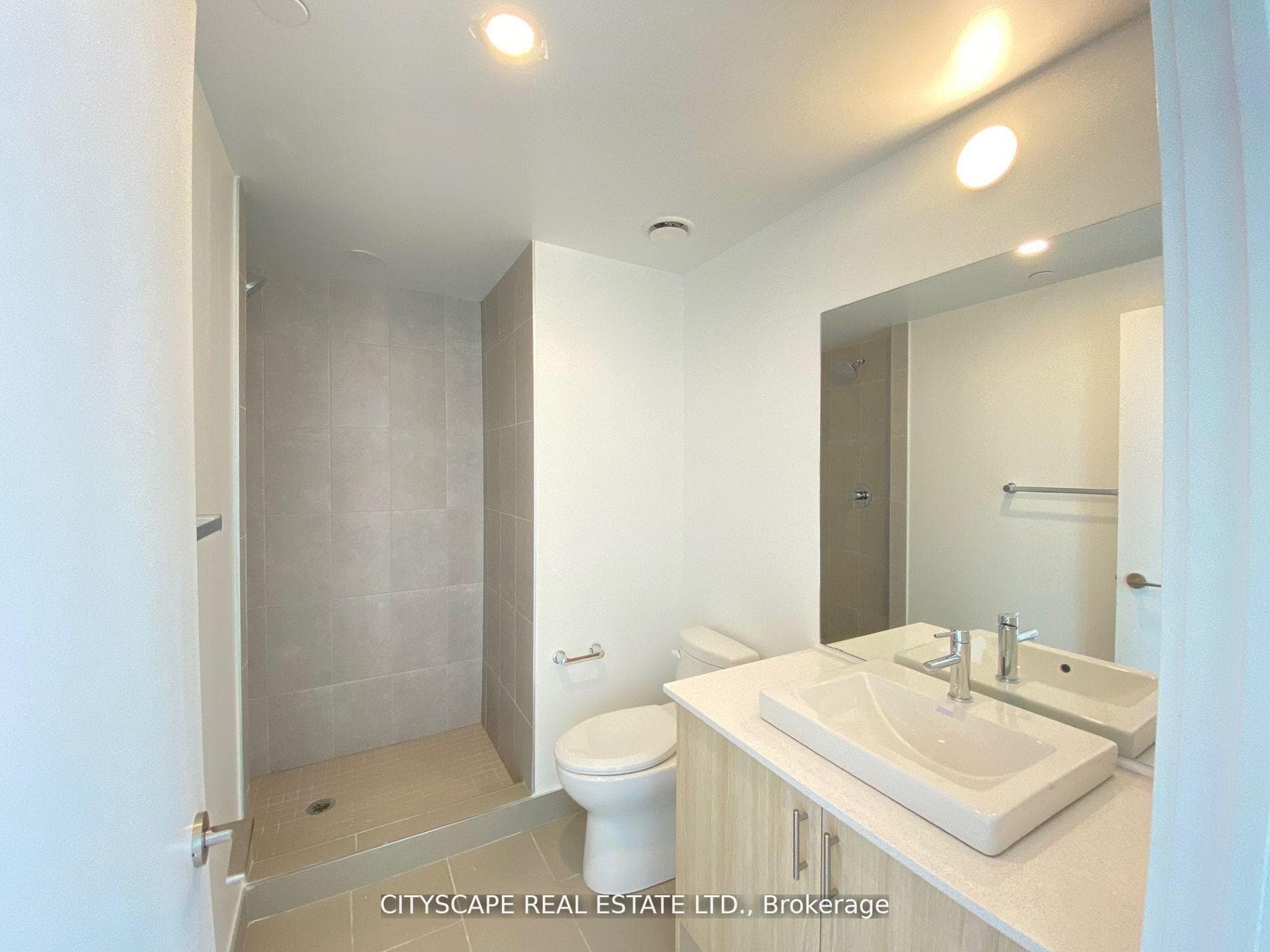 1195 The Queensway N/A Unit 615 photo 12