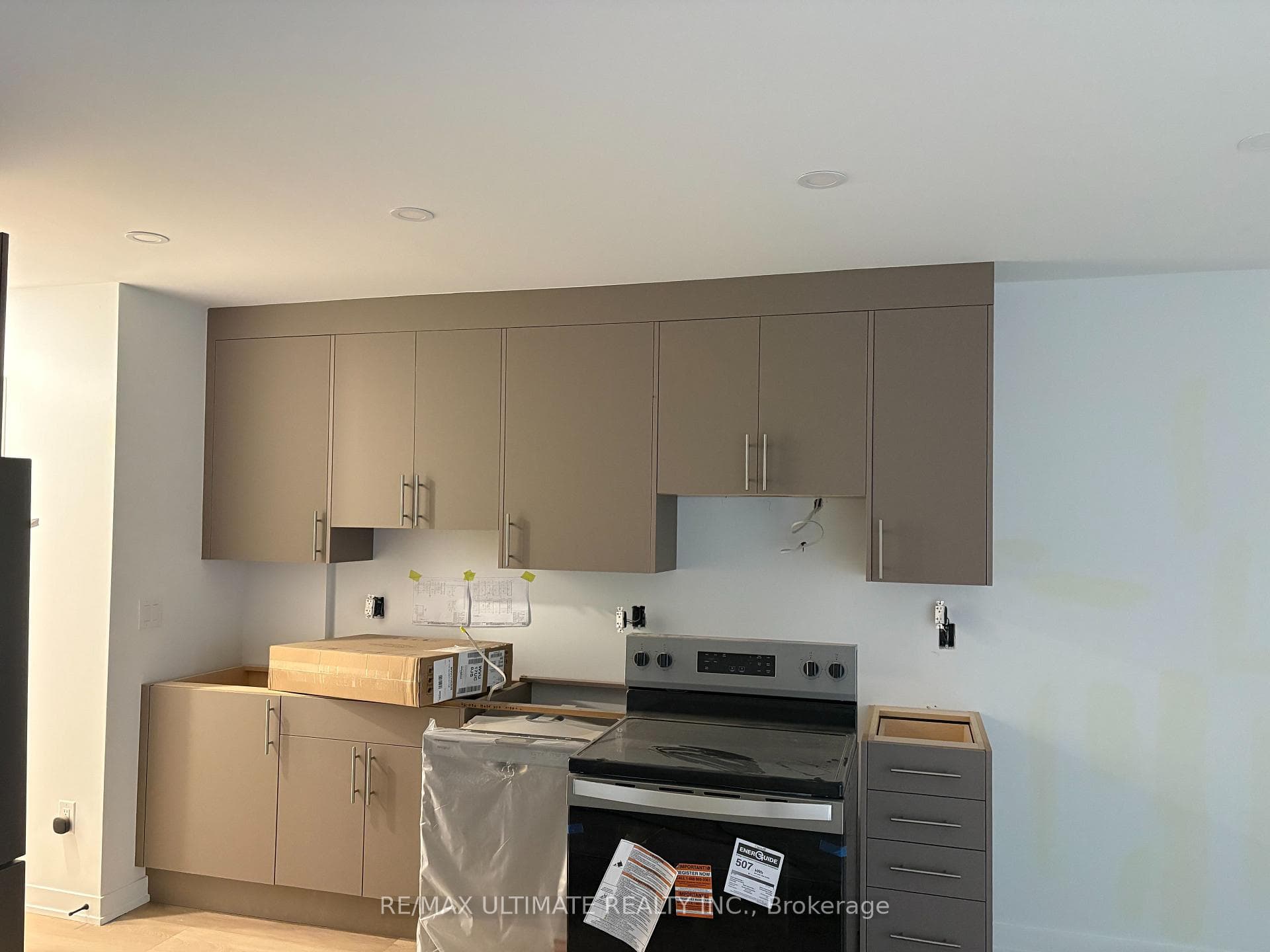 249 Silverthorn Avenue Unit Main Floor photo 4