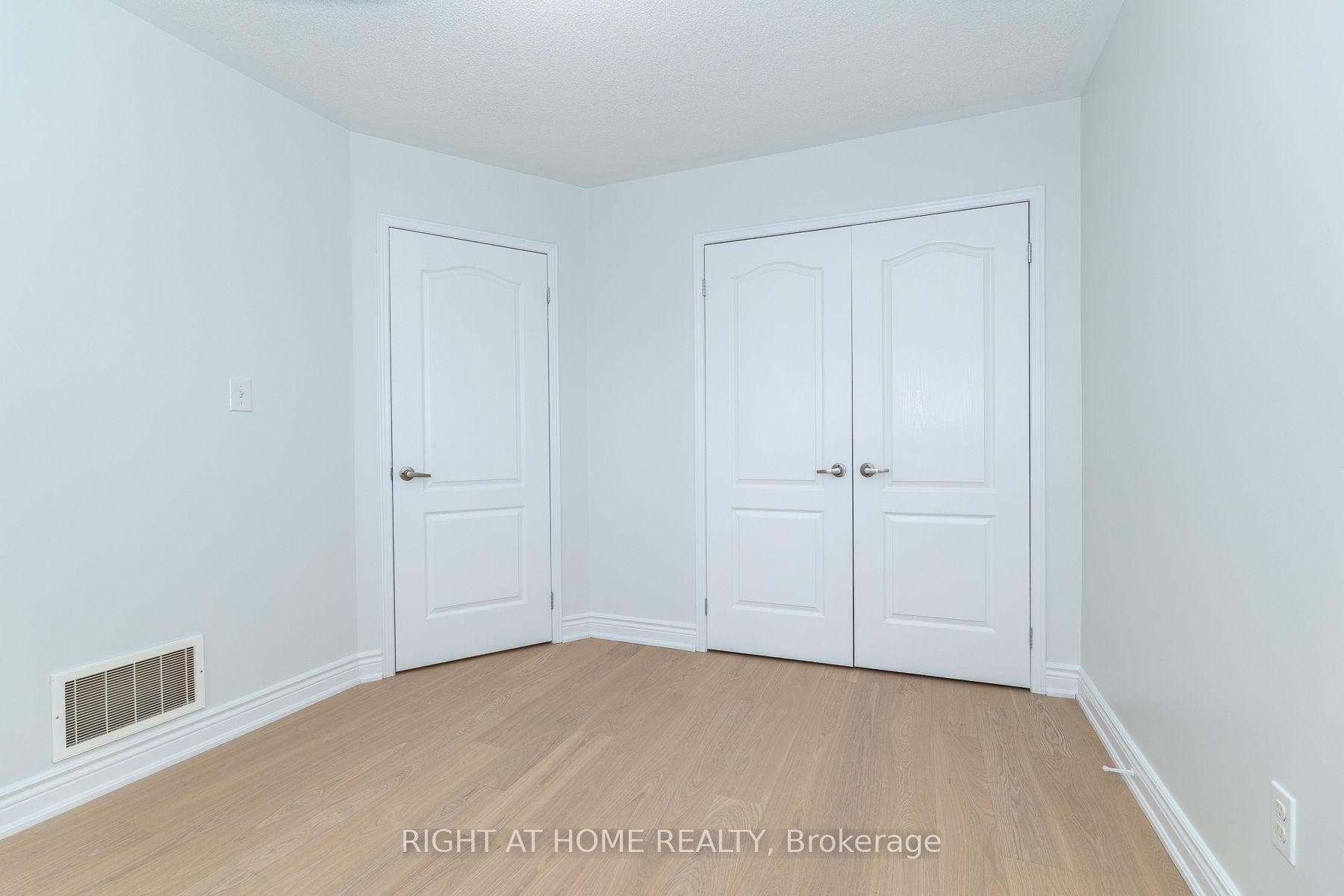 4694 Thomas Alton Boulevard photo 33