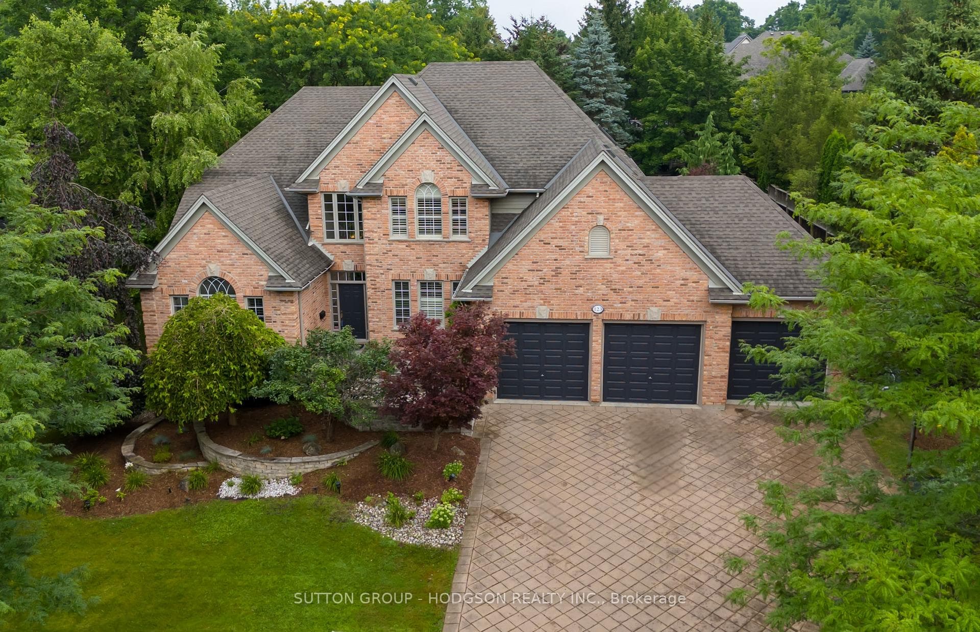 123 Fitzwilliam Boulevard photo 1