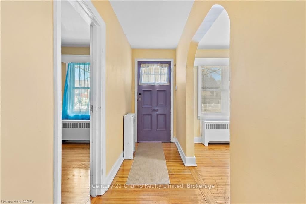 208 CONCESSION Street photo 3