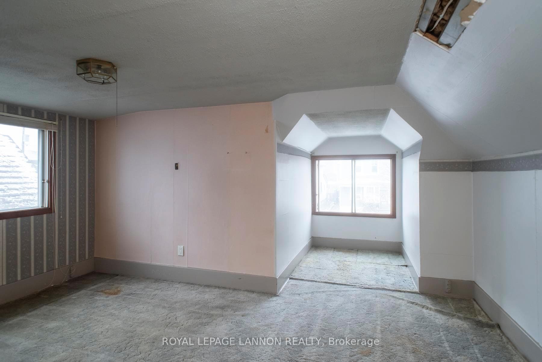 195 SECORD Street photo 33