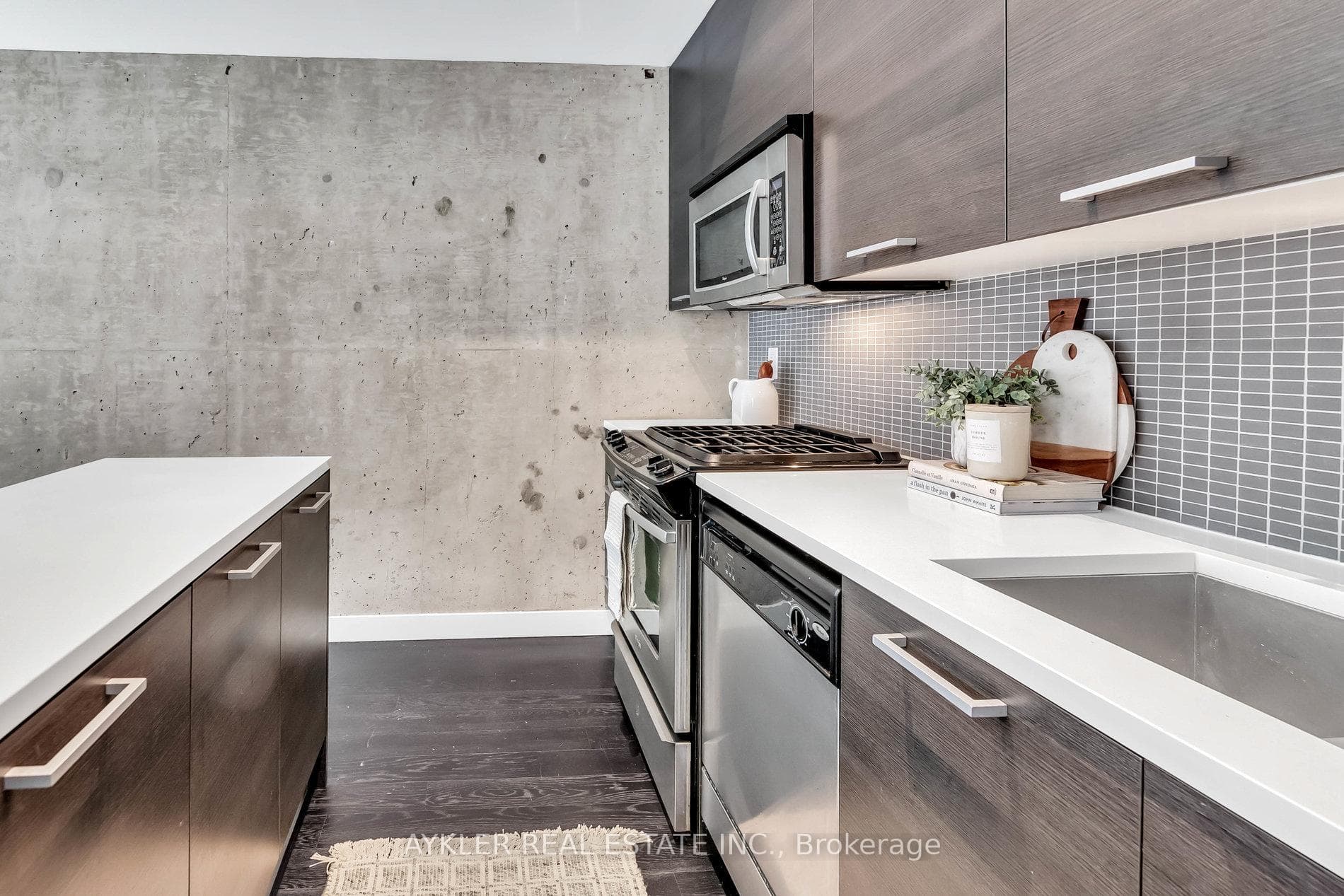 90 Broadview Avenue Unit 510 photo 15
