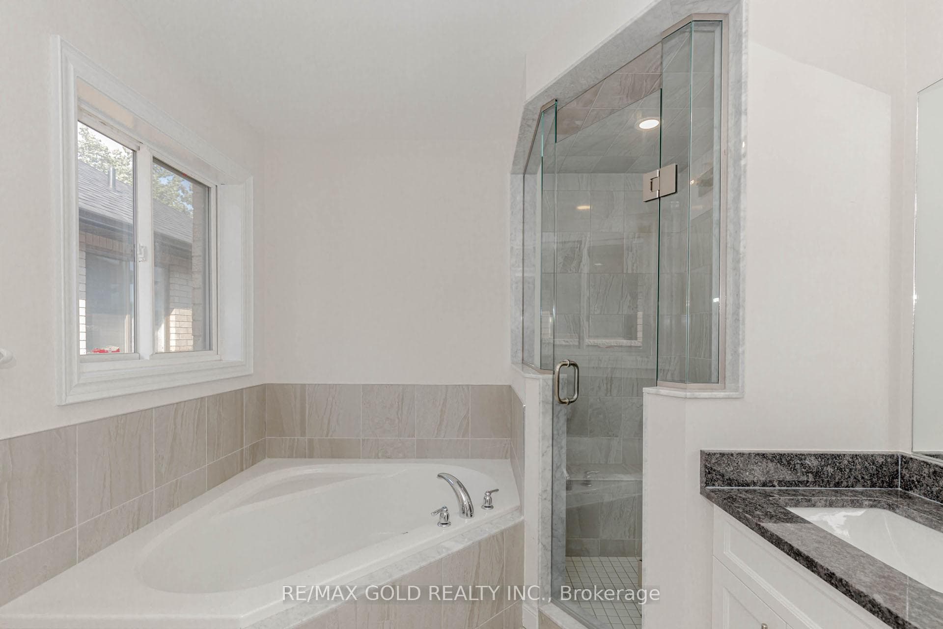 61 Eleanor Avenue Unit Upstairs photo 34