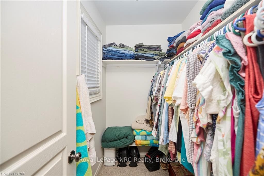 8 Teeter Place photo 15