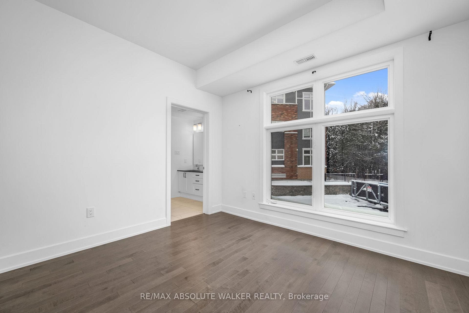 305 Elizabeth Cosgrove Private Unit 101 photo 28