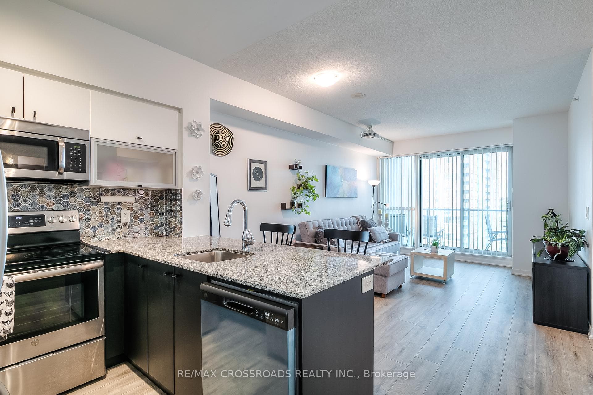 150 East Liberty Street Unit 1701 photo 10