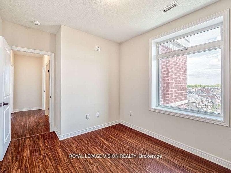 39 New Delhi Drive Unit 605 photo 9