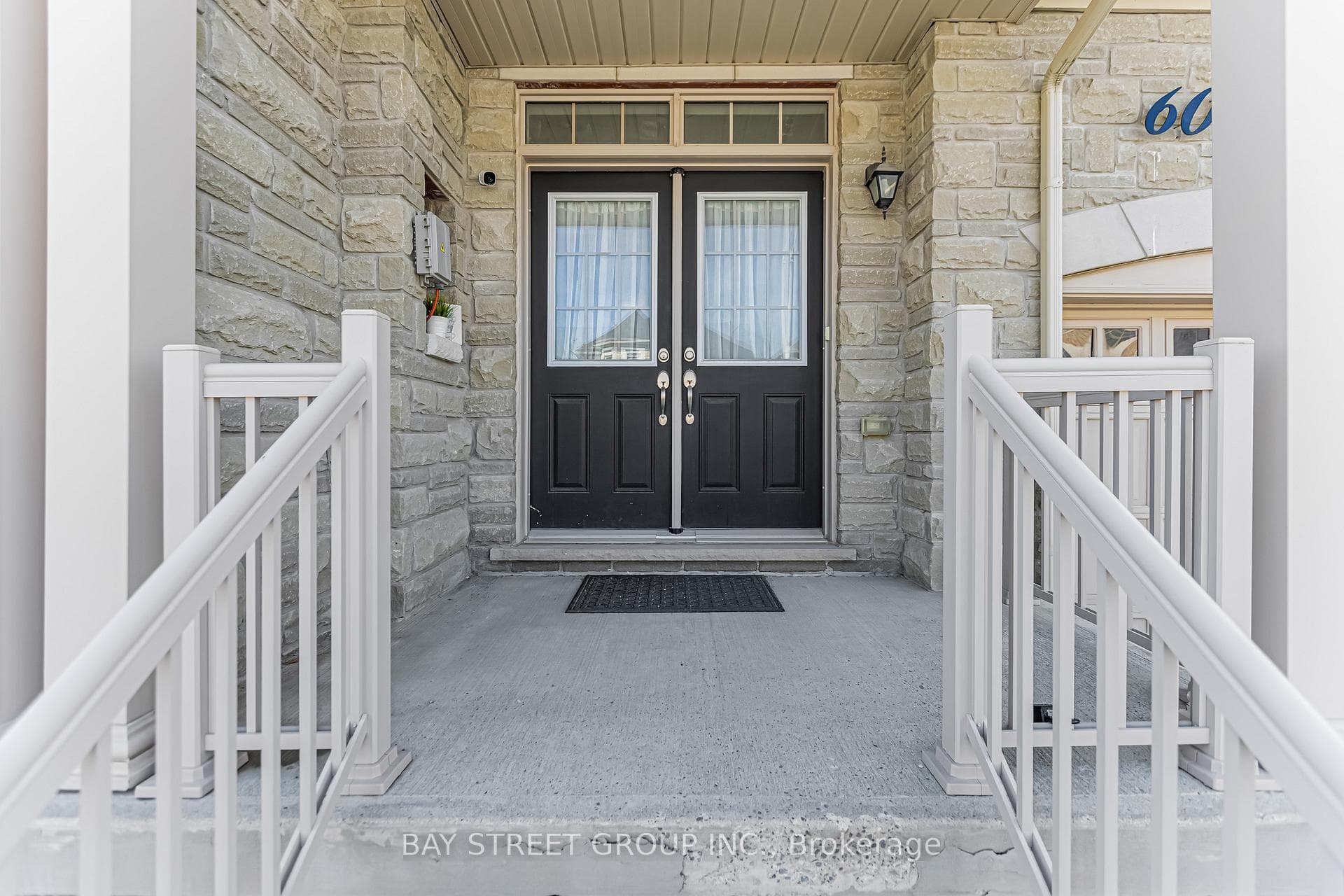 60 Mohandas Drive photo 3