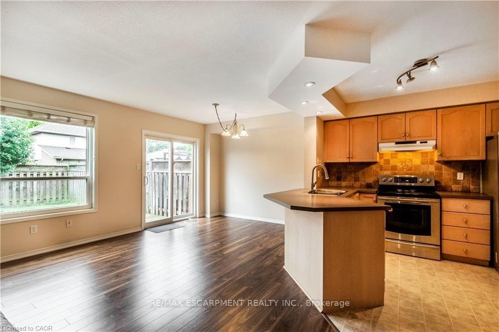 74 Foxborough Drive photo 9