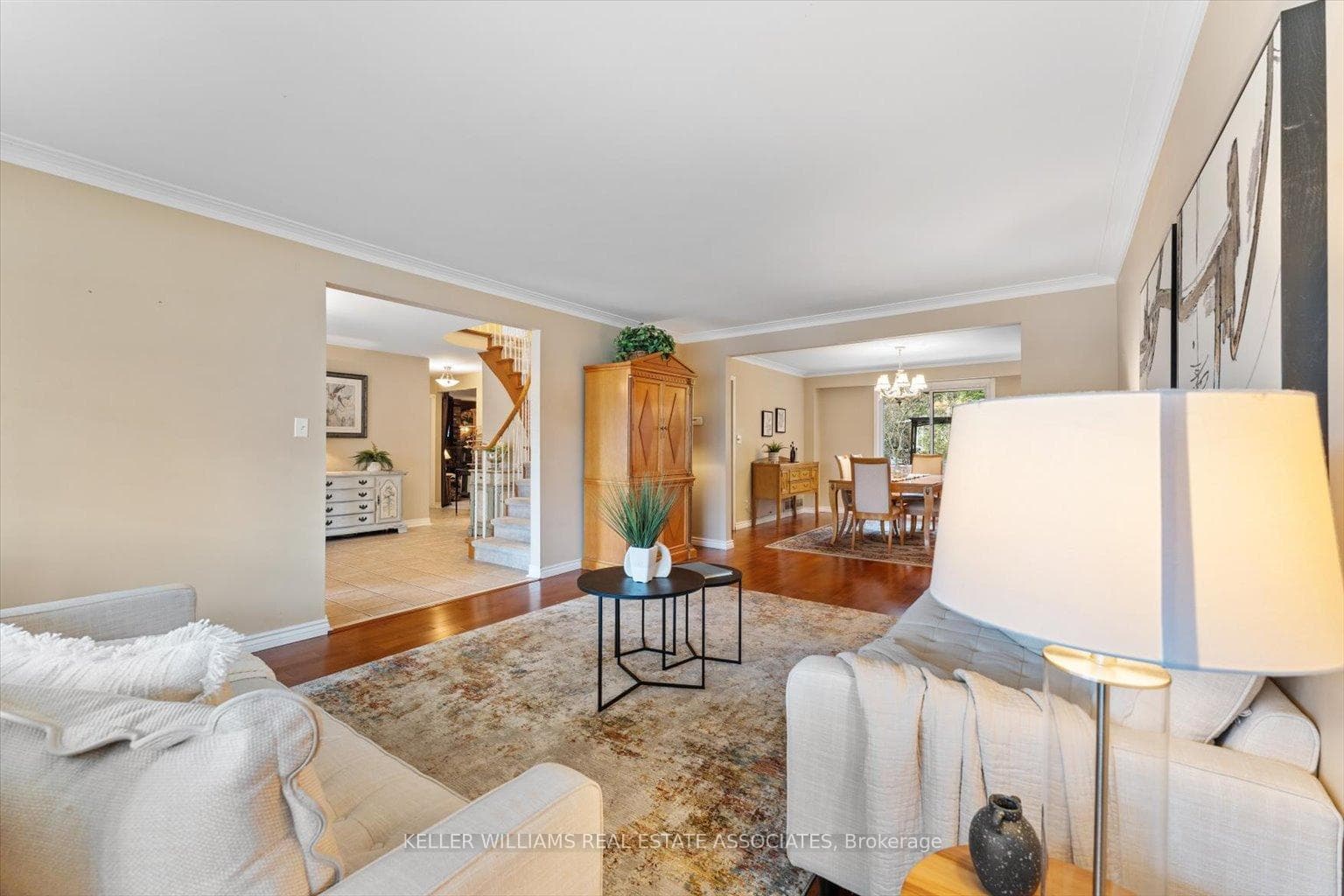 39 Maplewood Road photo 2