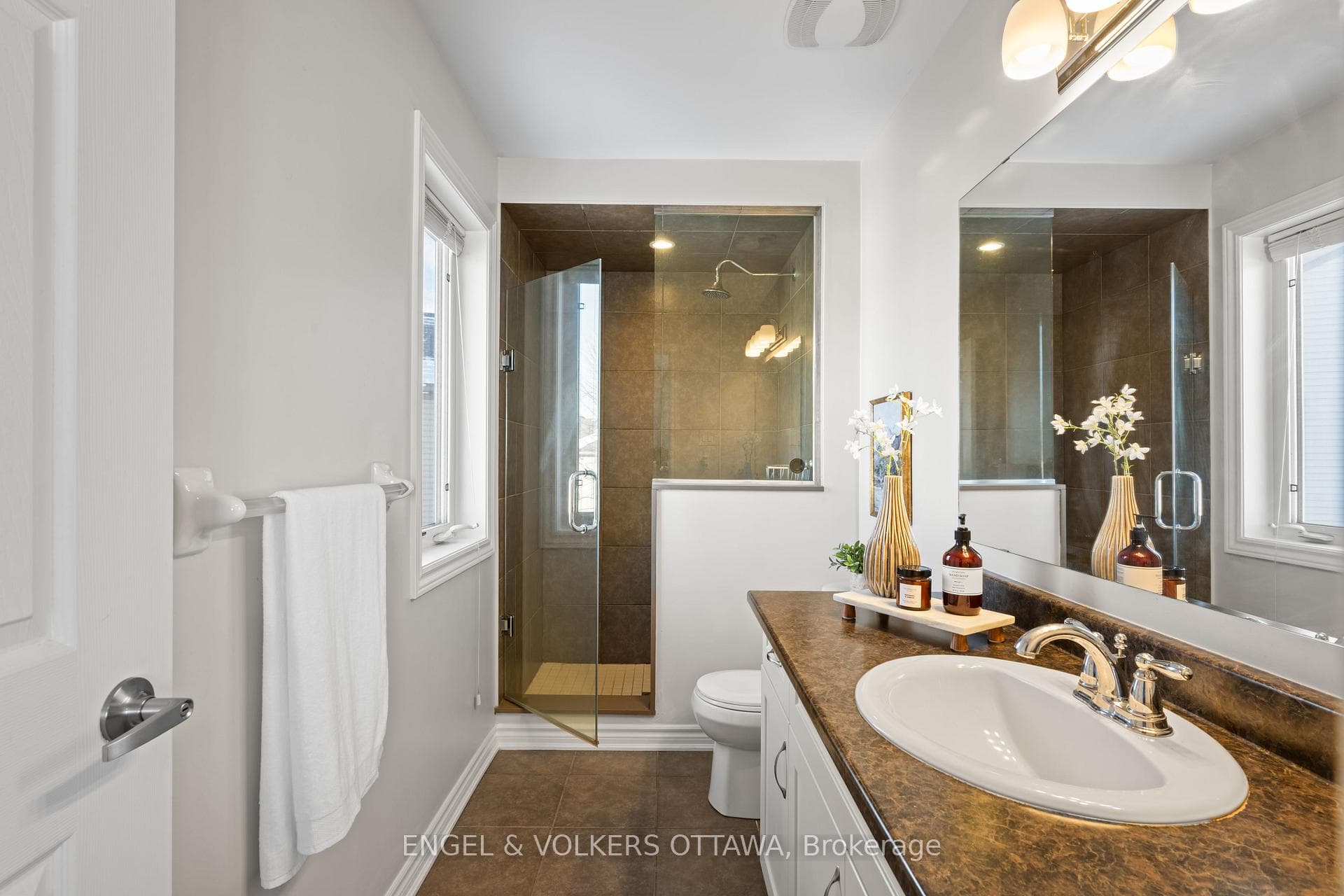 719 Maloja Way photo 30