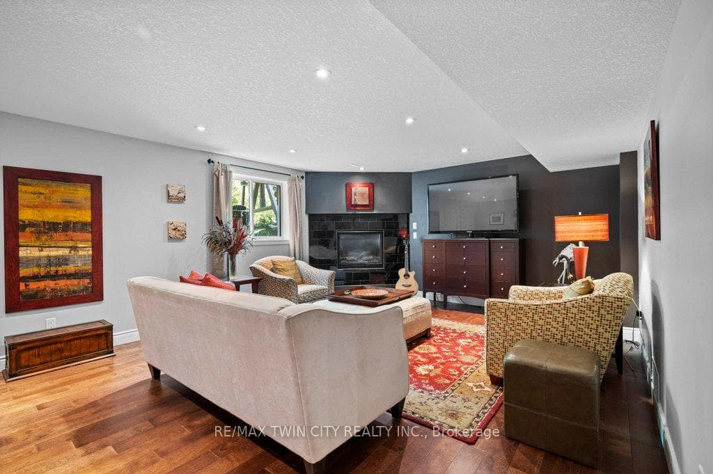 731 HOLLY VIEW Place photo 26