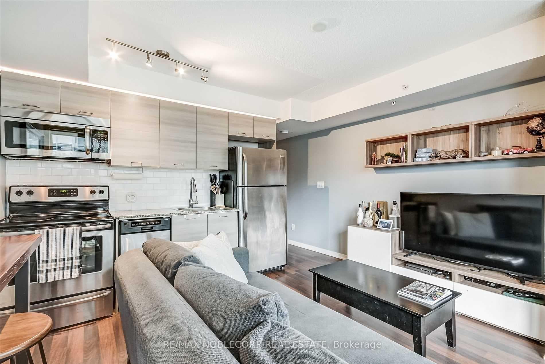 20 Joe Shuster Way Unit 1207 photo 12