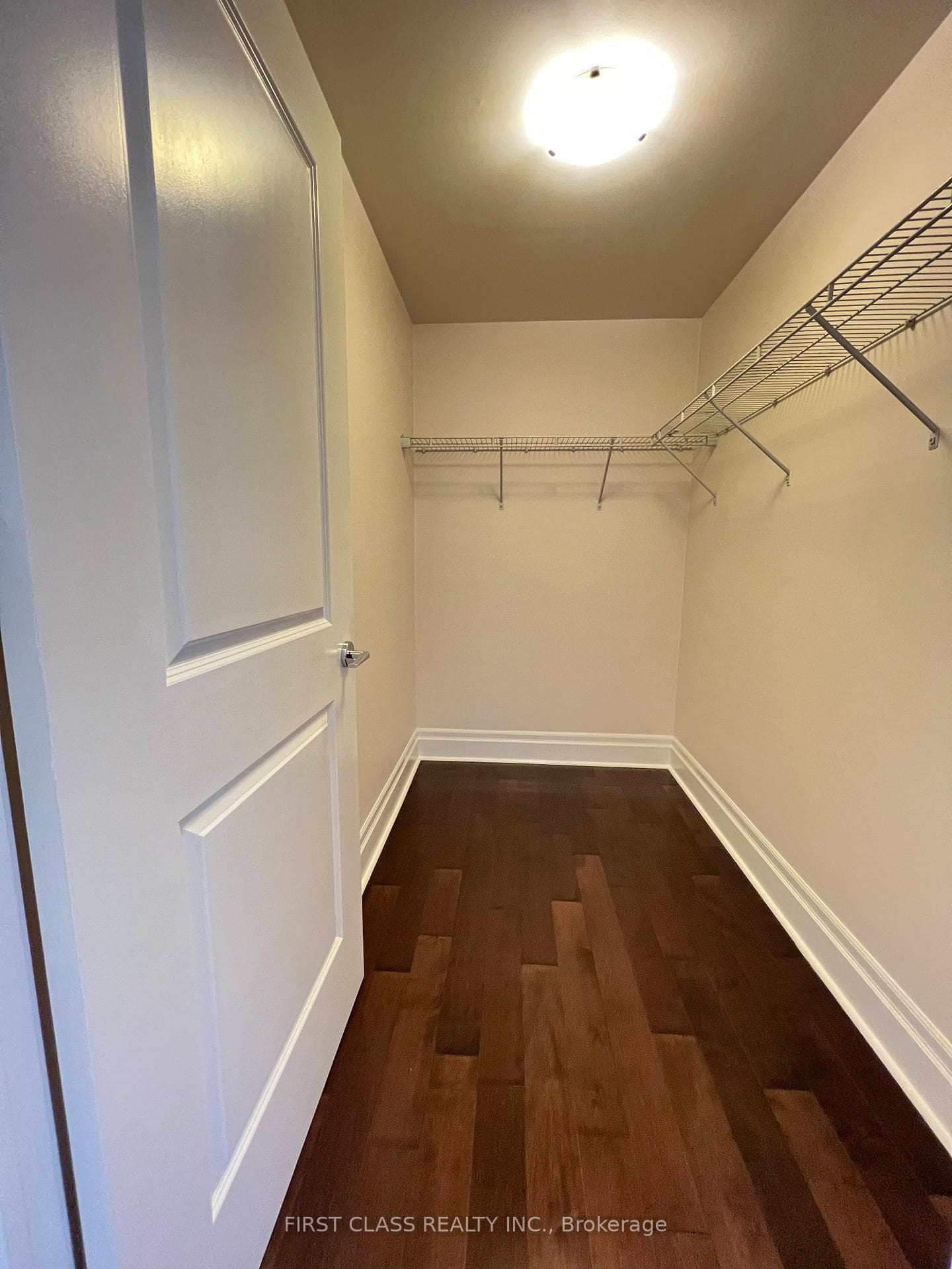 1 Upper Duke Crescent Unit 108 photo 8