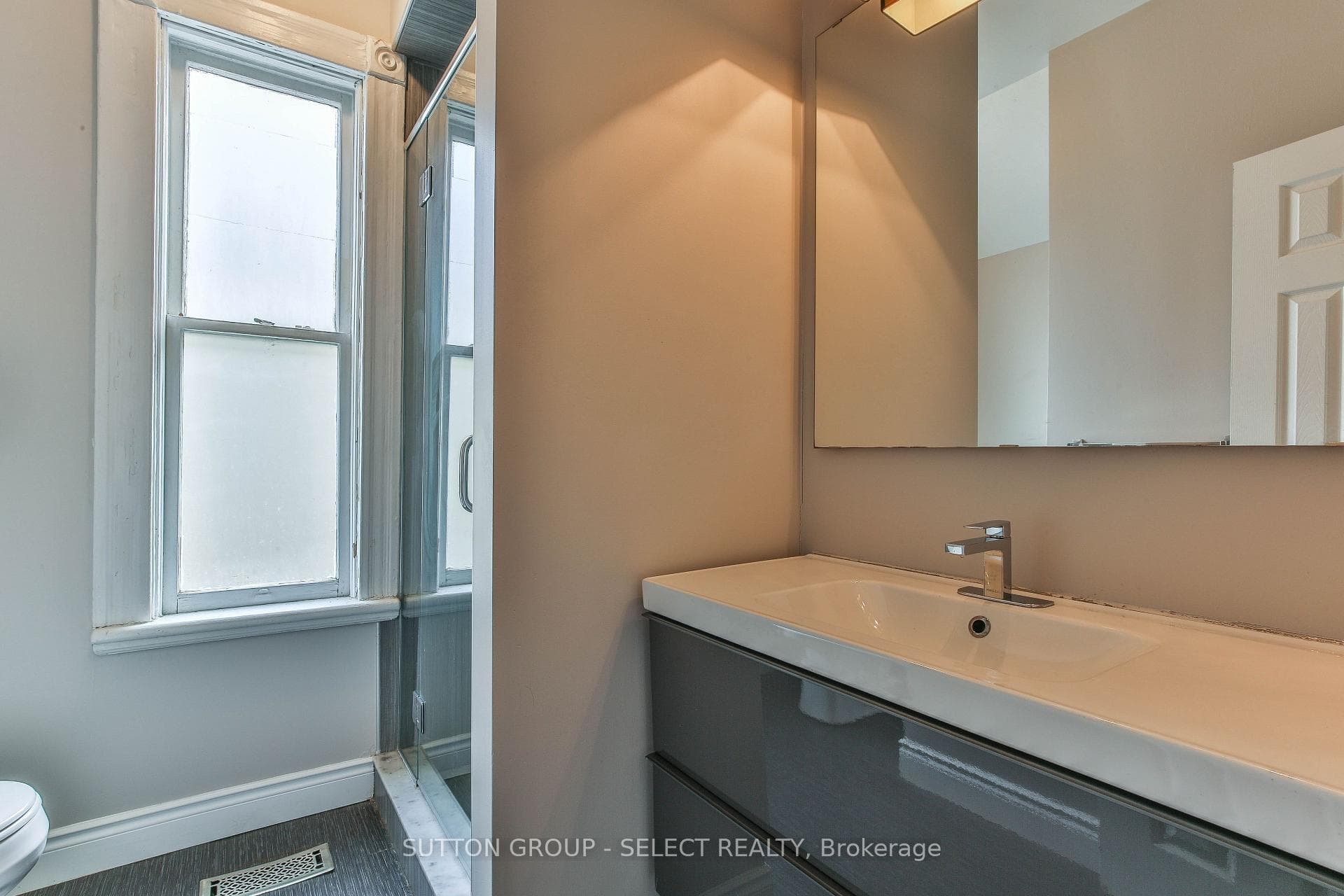 123 Mill Street photo 16