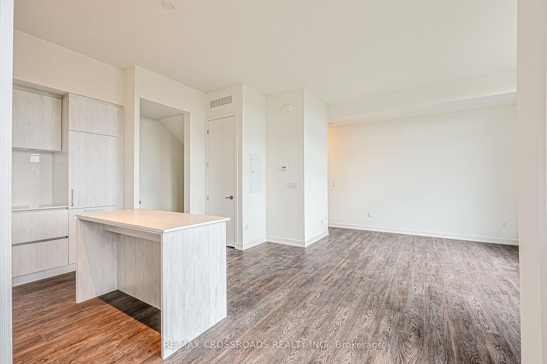 8 Steckley House Lane Unit 218 photo 9